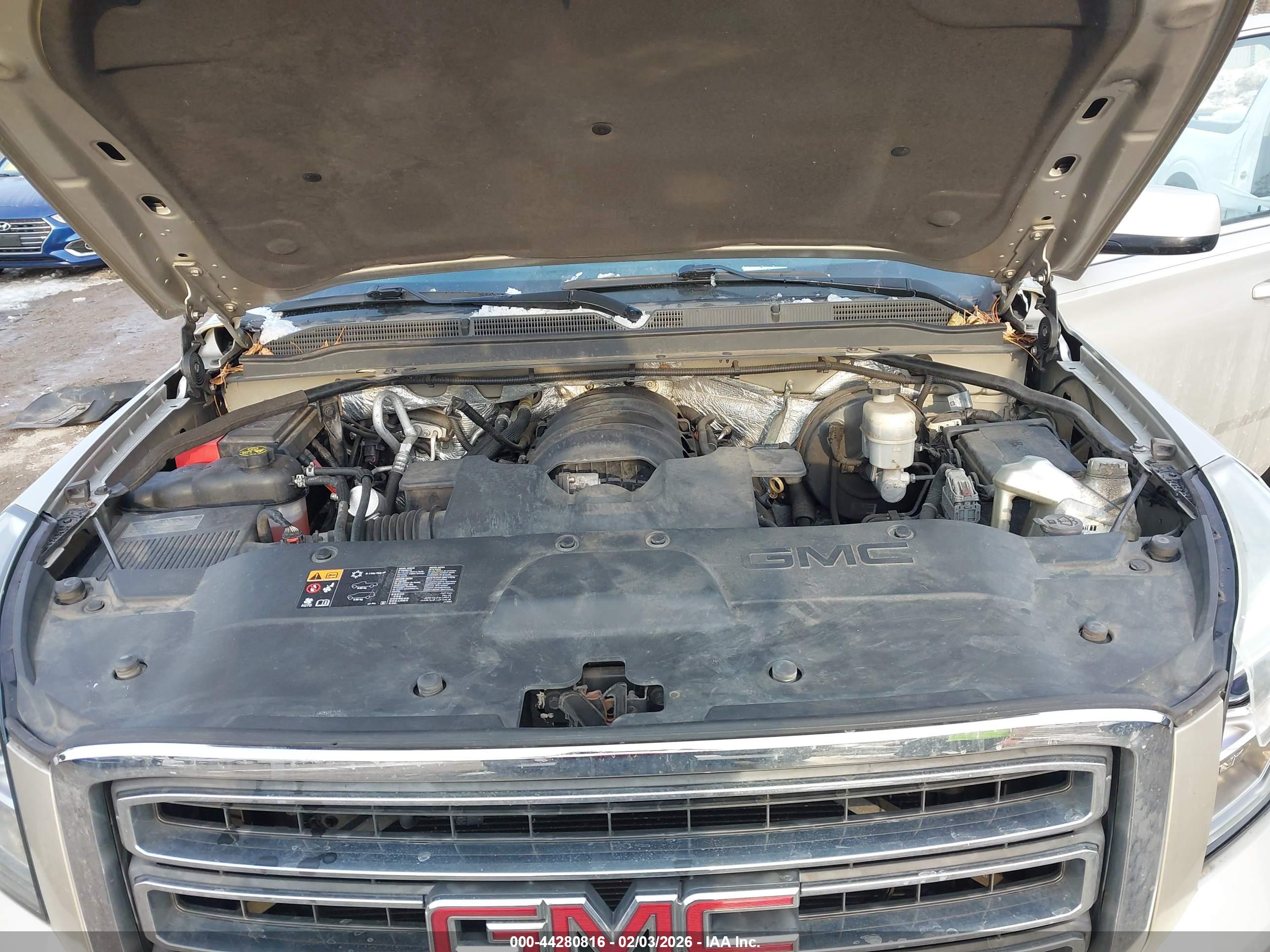 GMC YUKON image 10