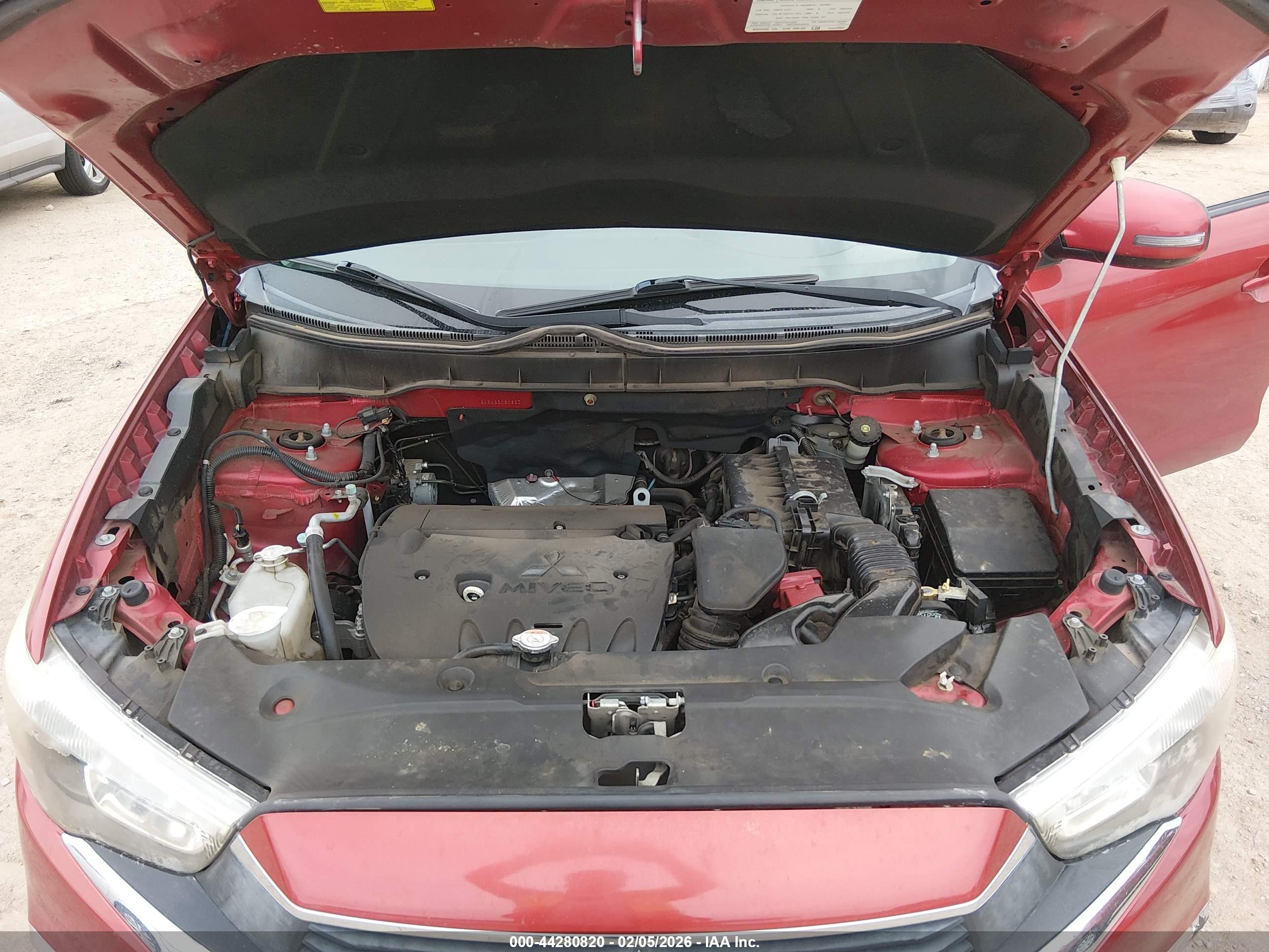 MITSUBISHI OUTLANDER image 10