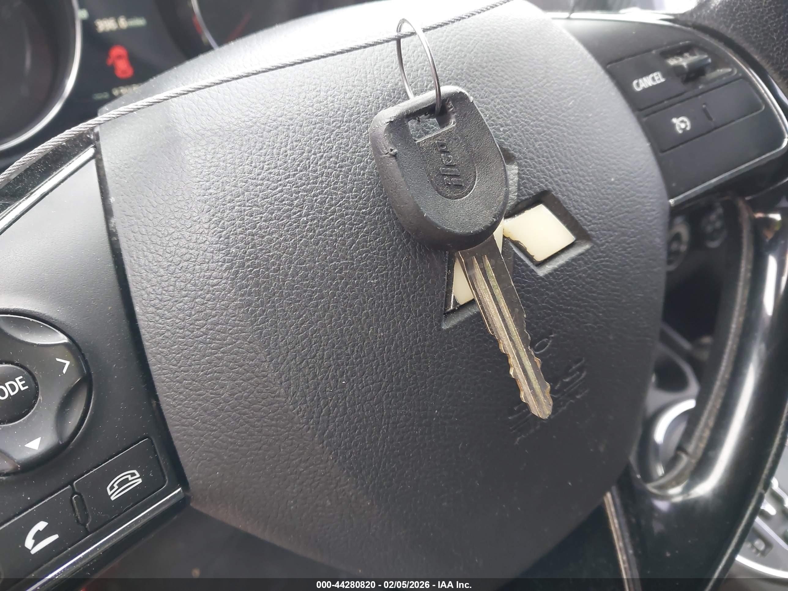 MITSUBISHI OUTLANDER image 11