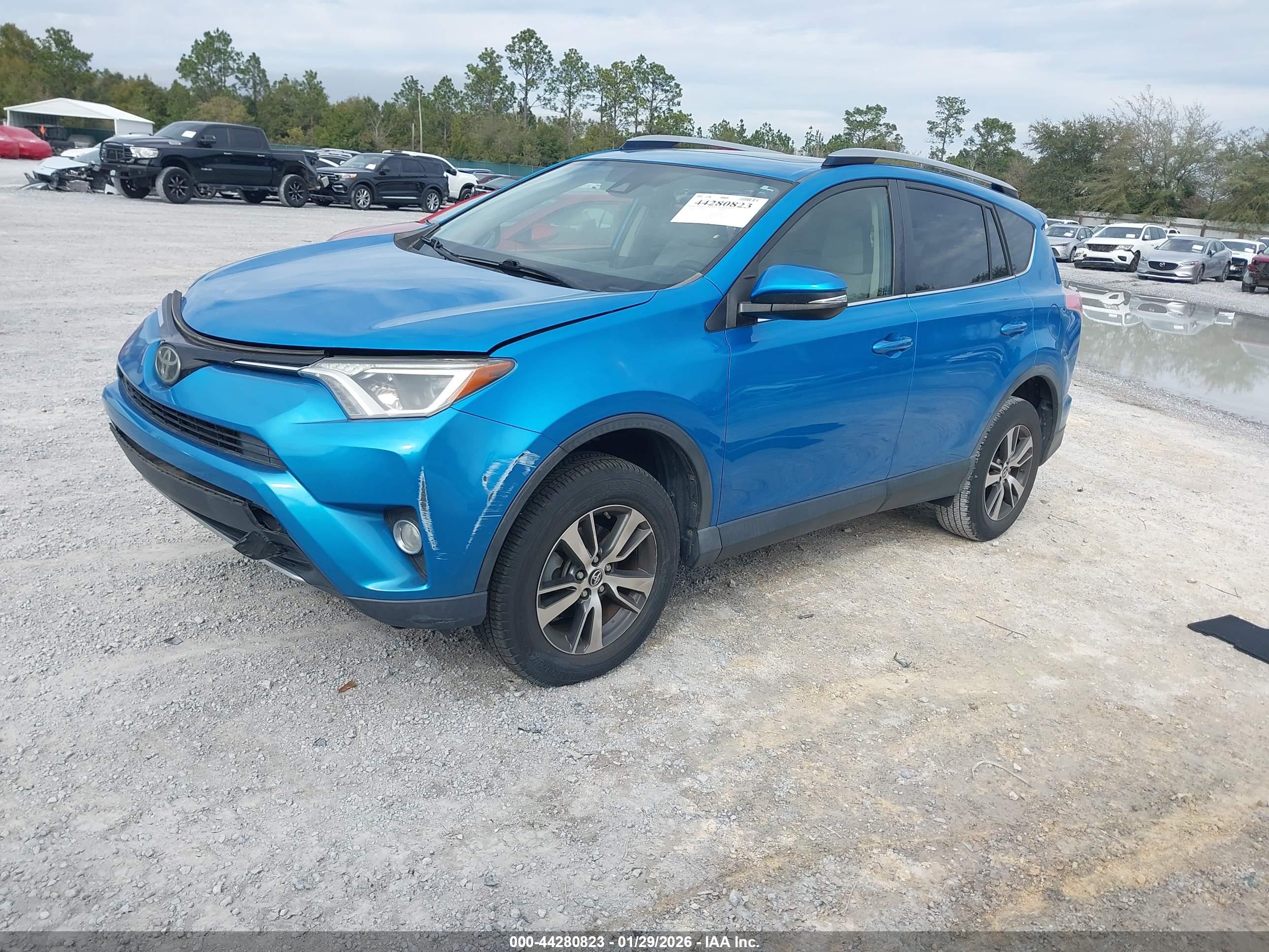 TOYOTA RAV4 image 2