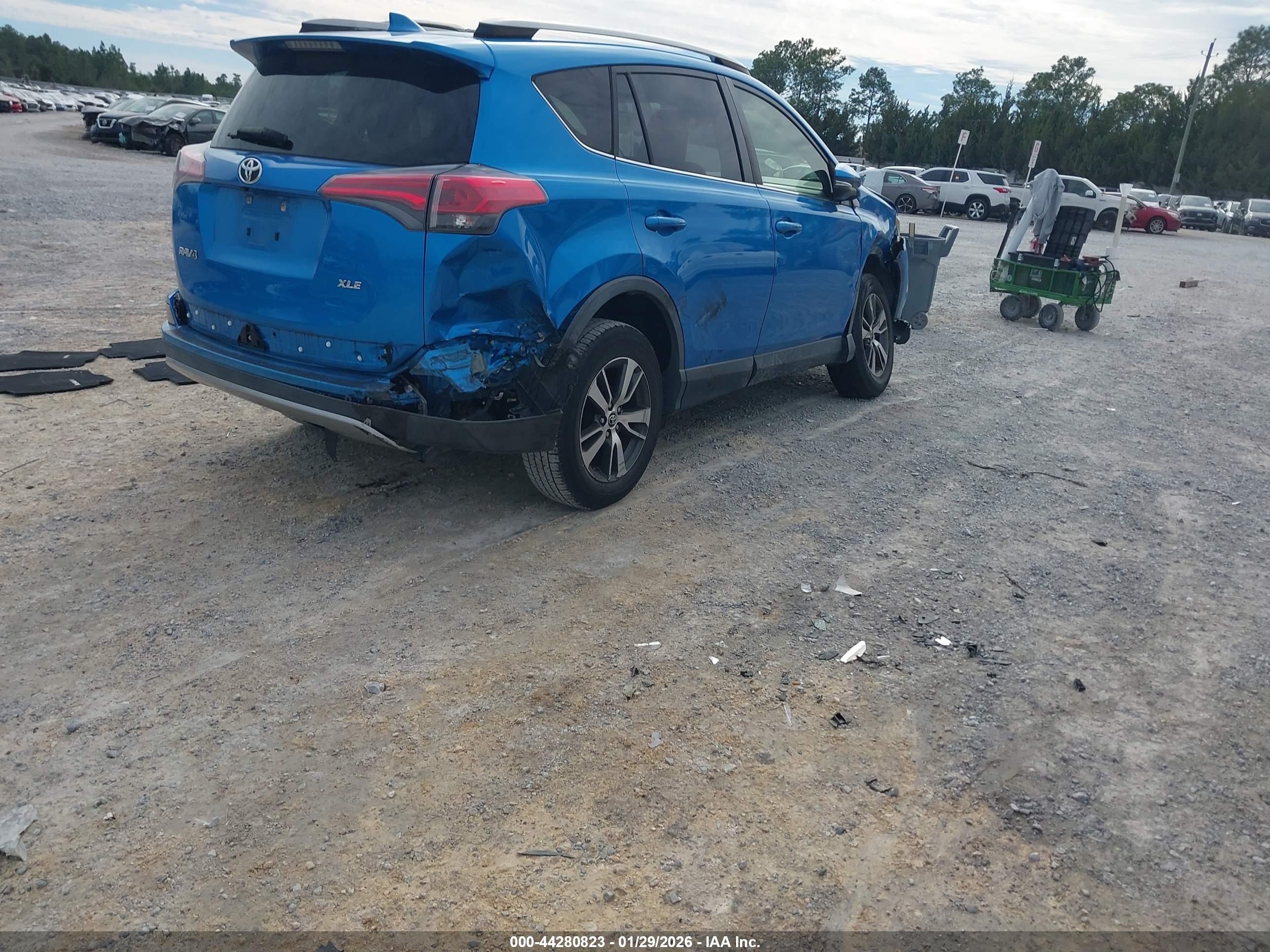 TOYOTA RAV4 image 4