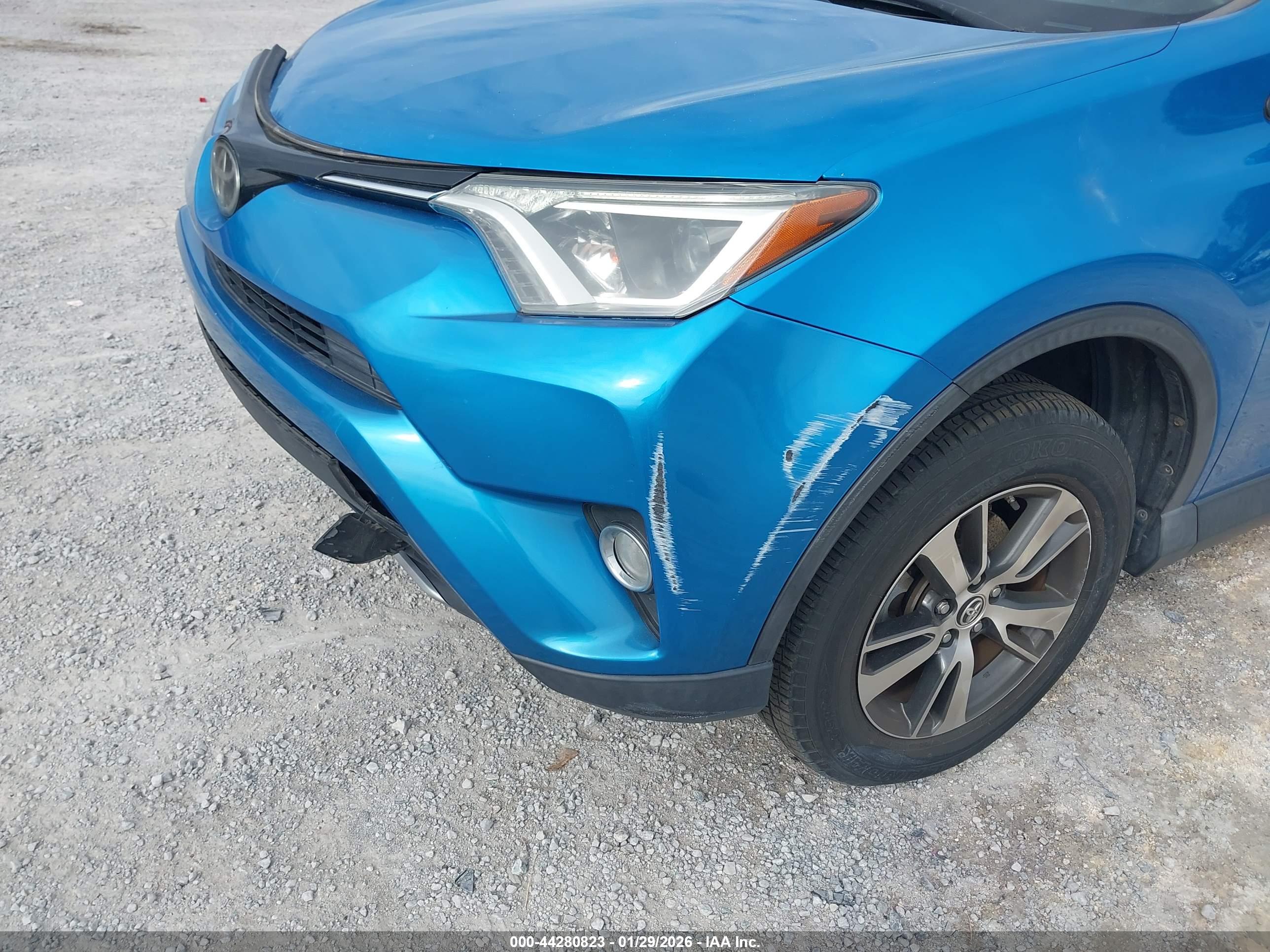 TOYOTA RAV4 image 6