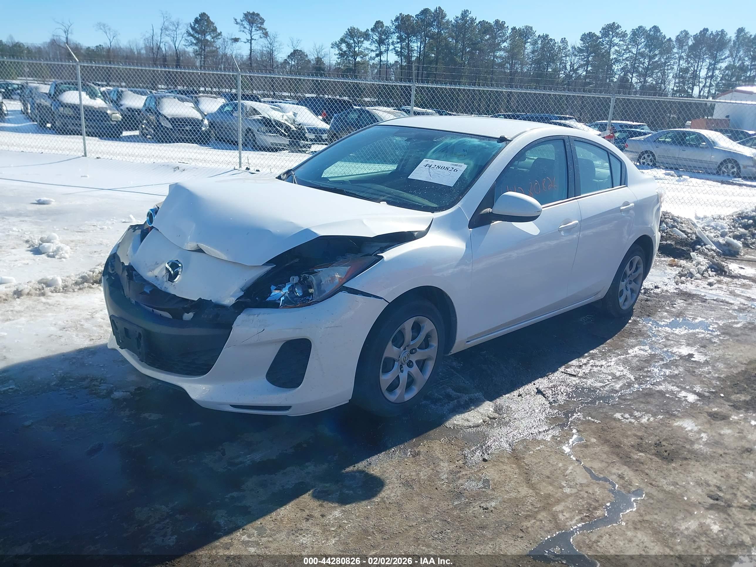MAZDA MAZDA3 image 2