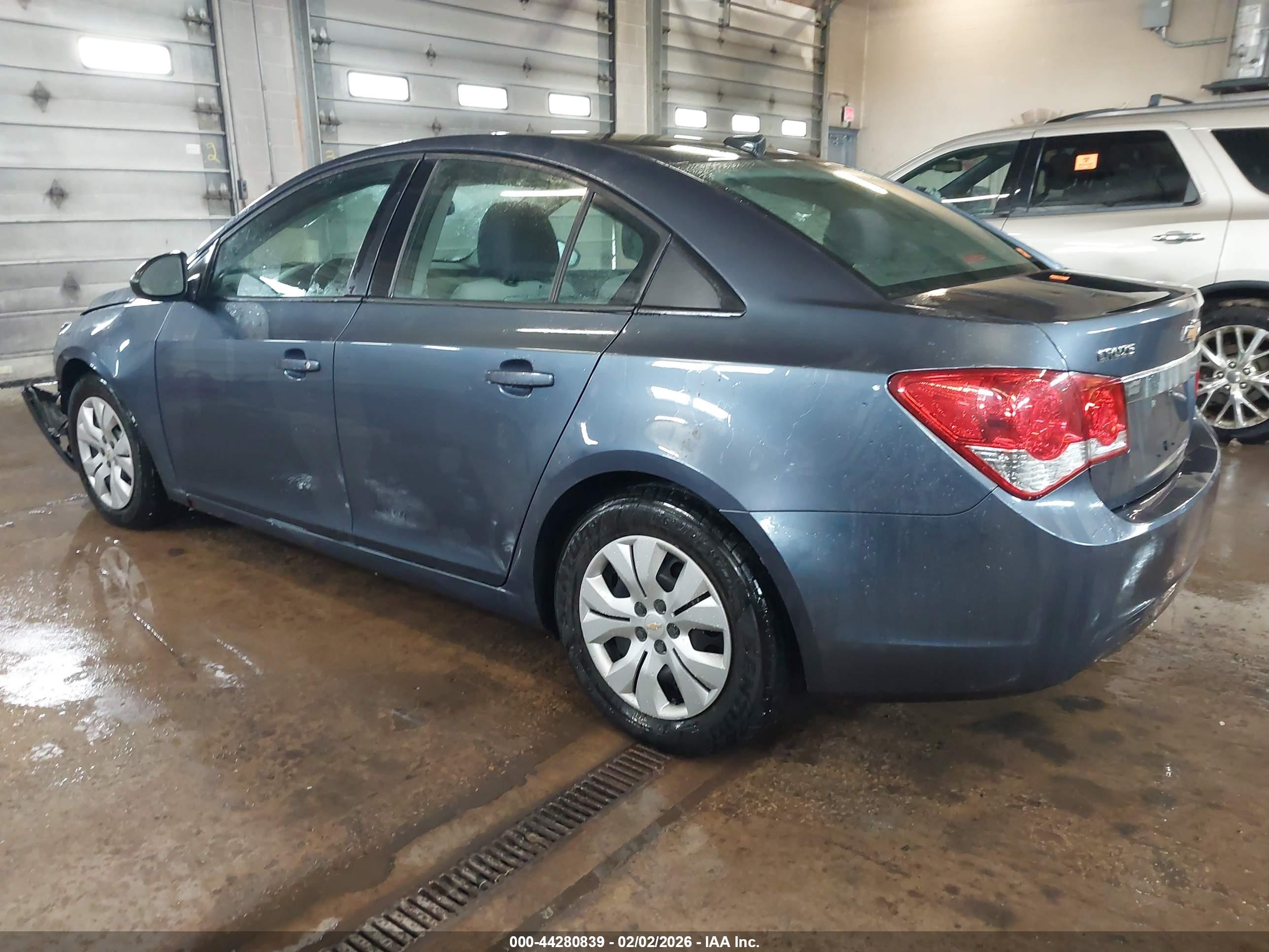 CHEVROLET CRUZE image 3
