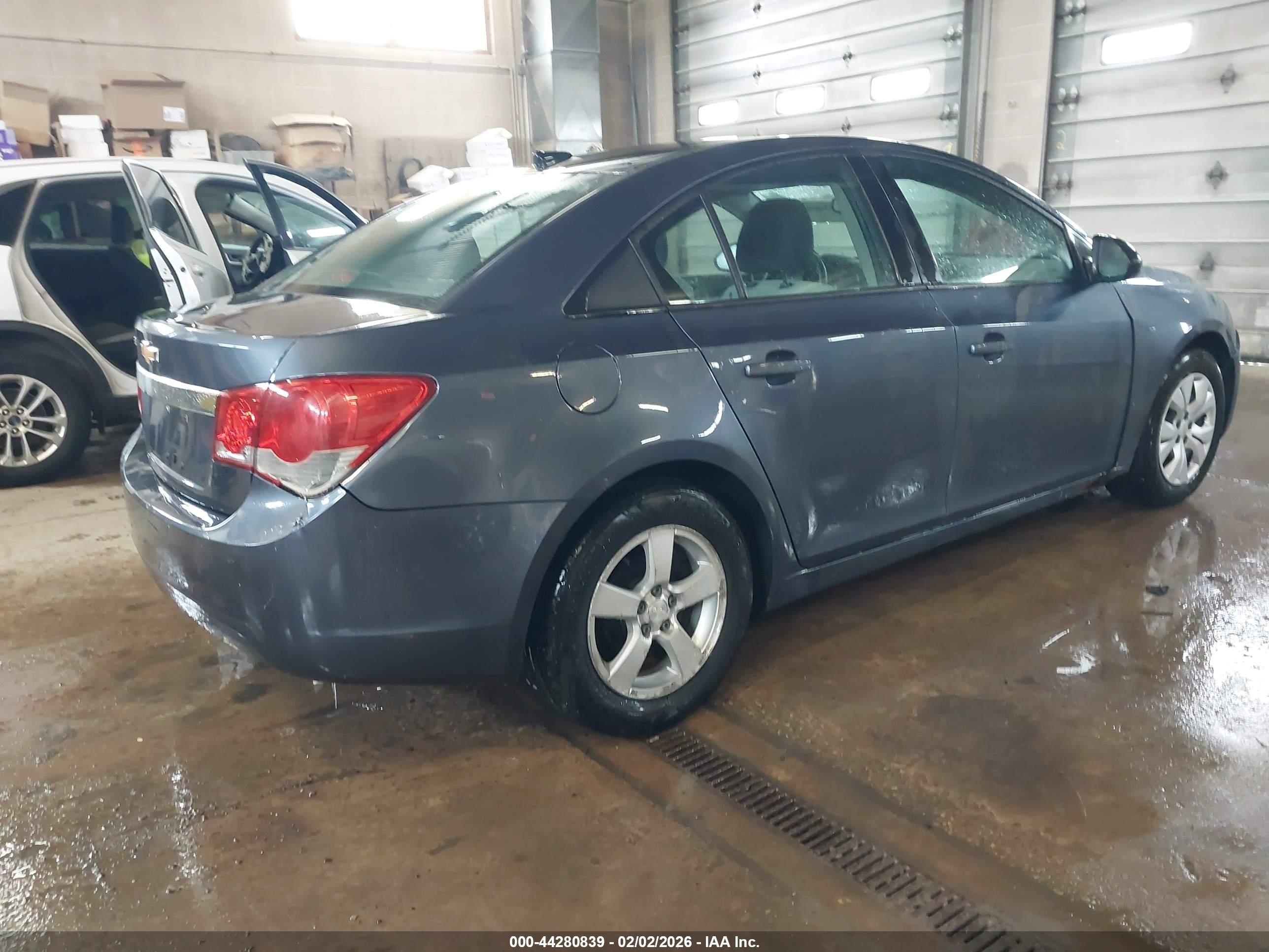 CHEVROLET CRUZE image 4