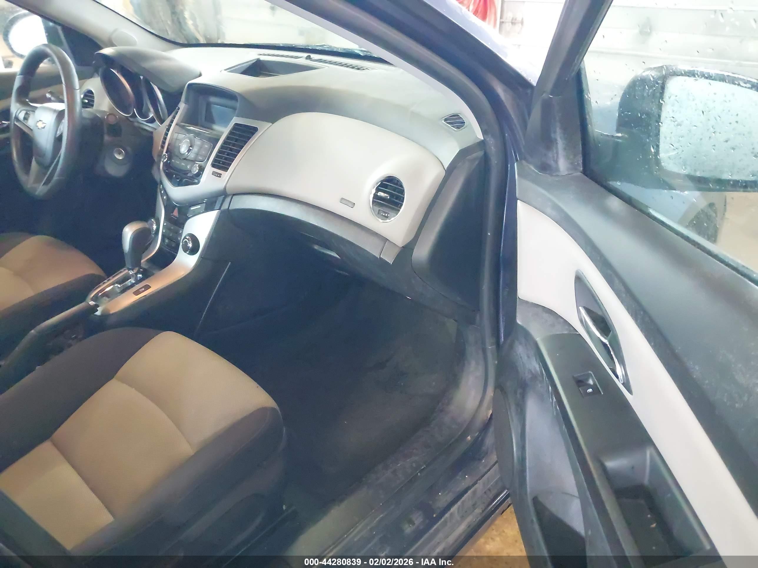 CHEVROLET CRUZE image 5
