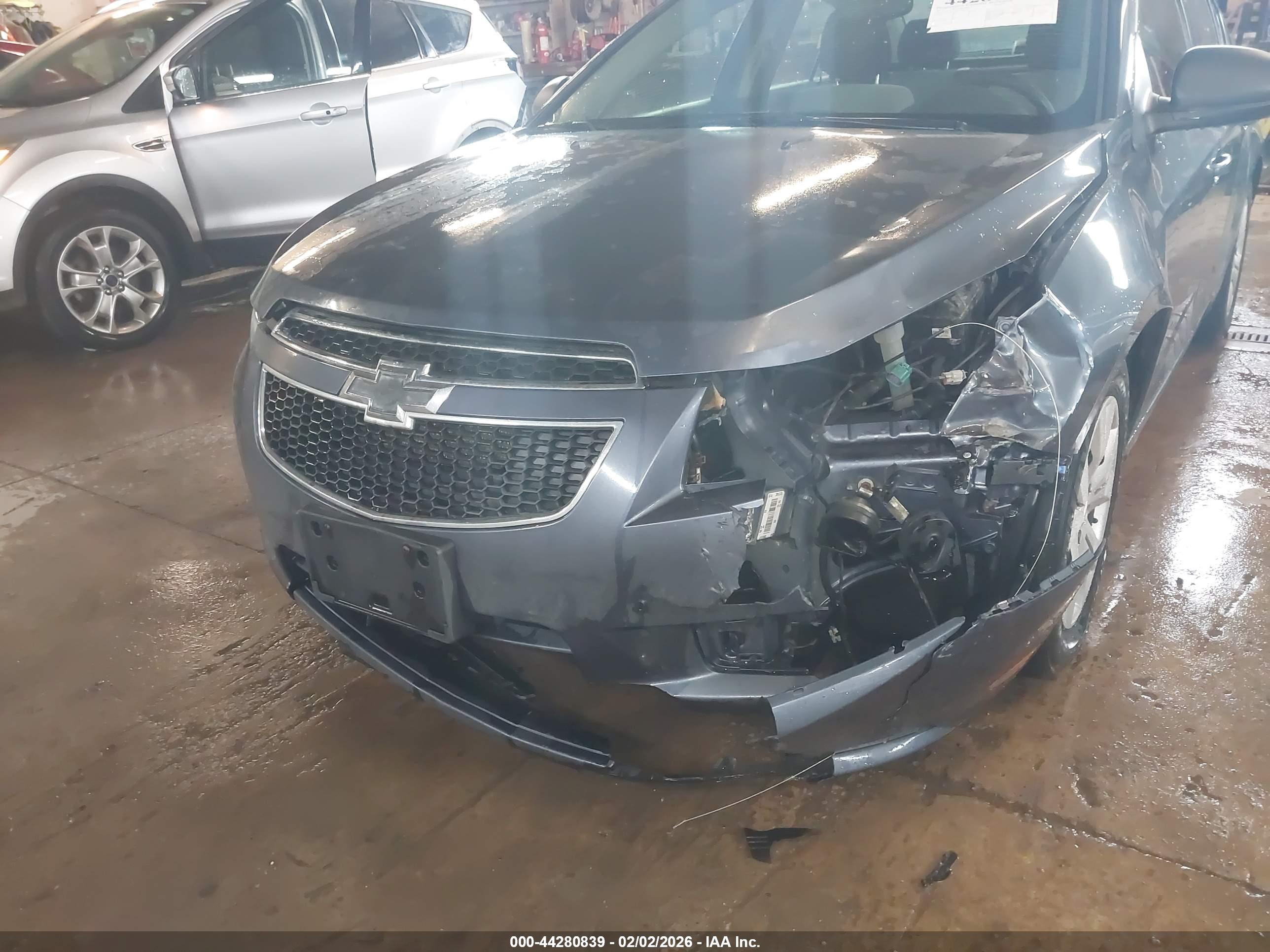 CHEVROLET CRUZE image 6
