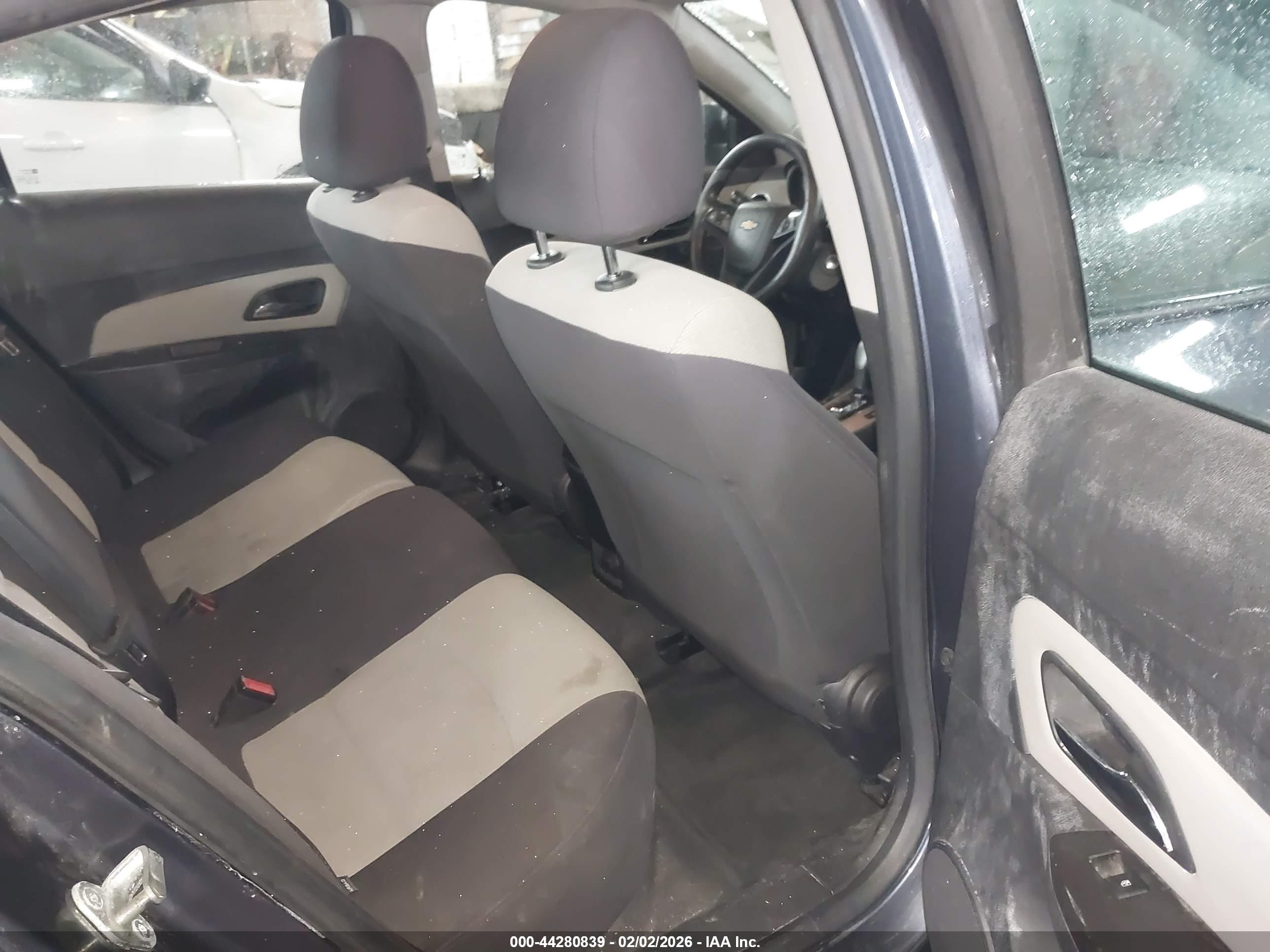 CHEVROLET CRUZE image 8