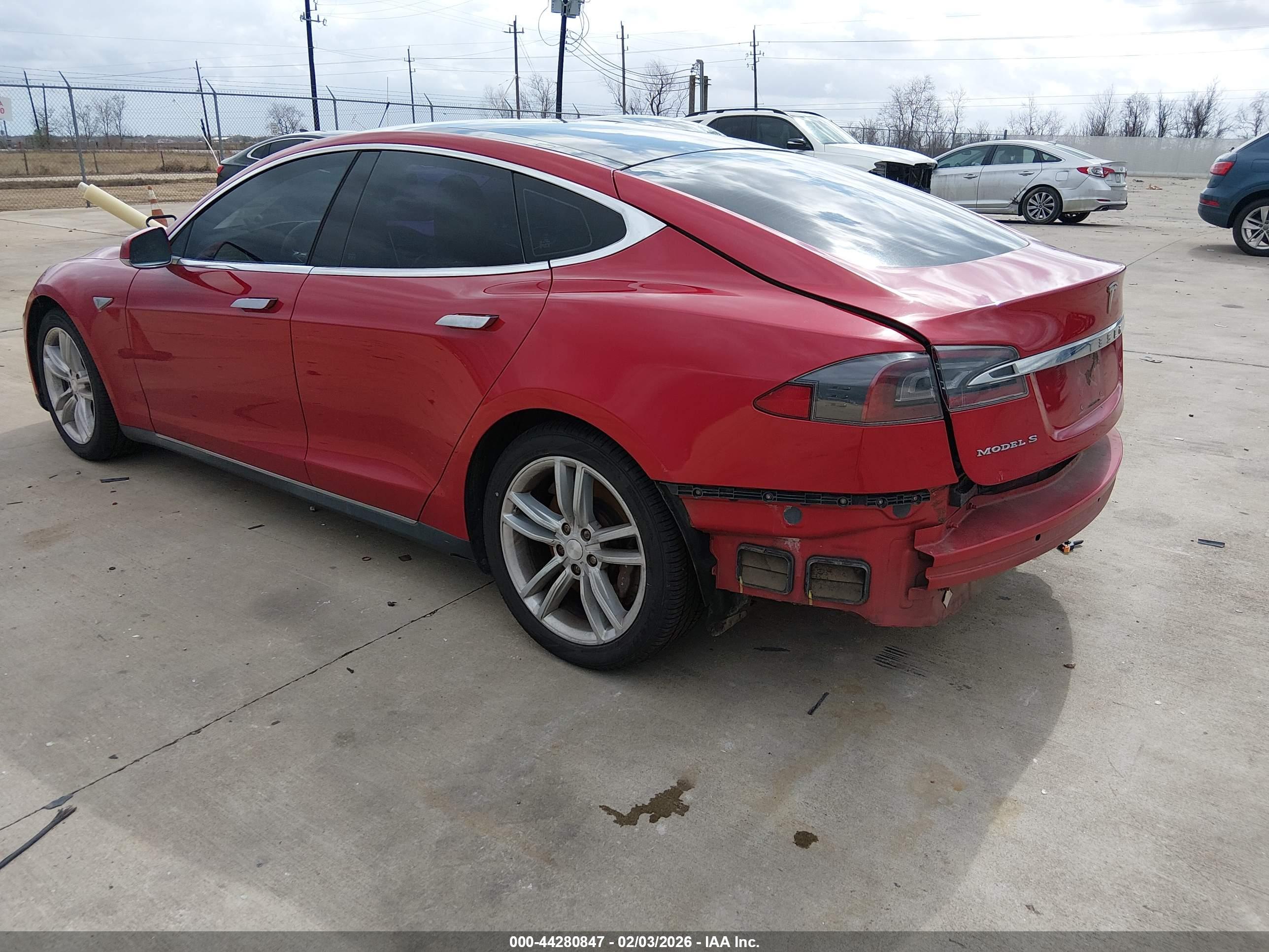 TESLA MODEL image 3