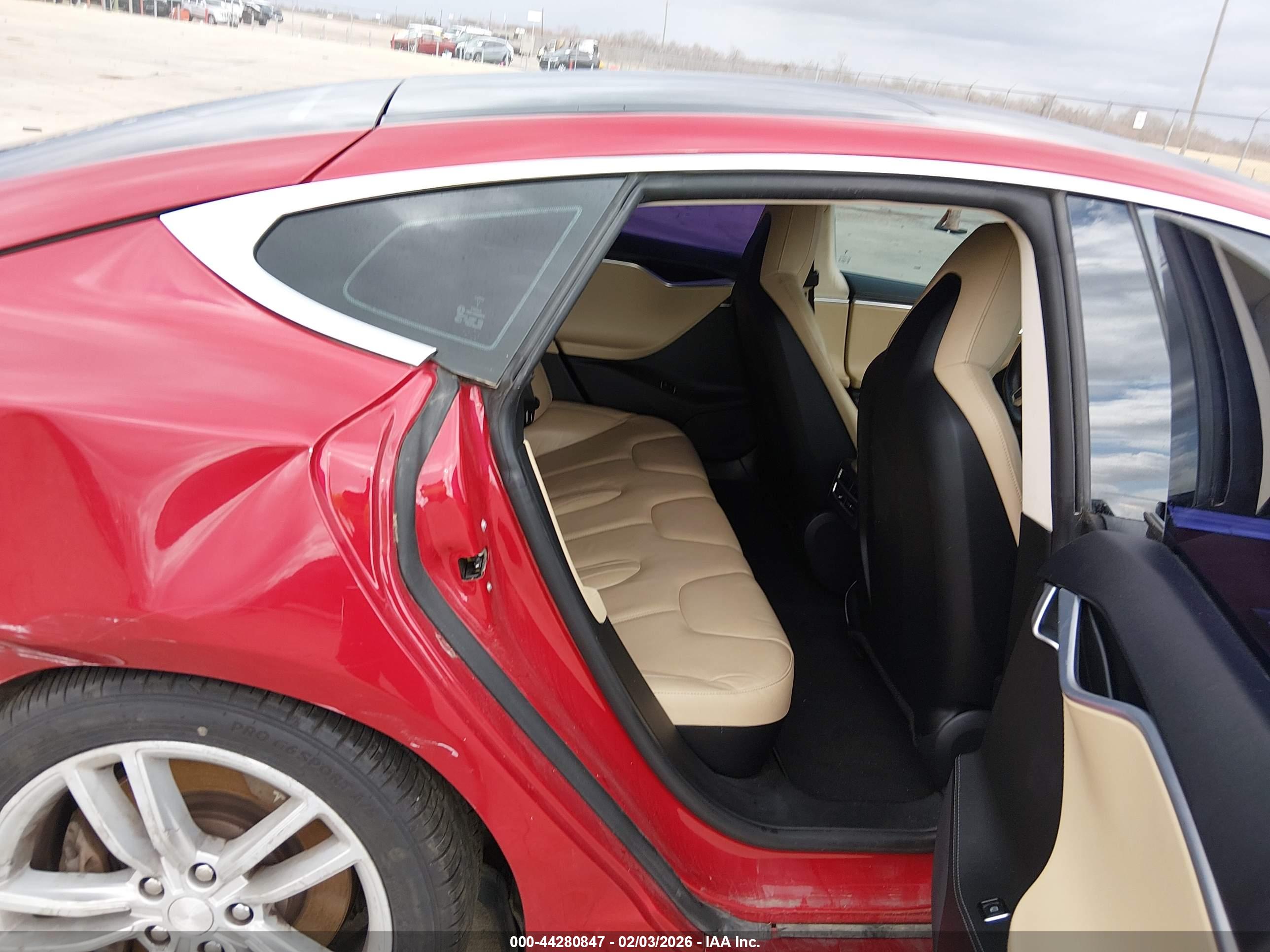 TESLA MODEL image 8