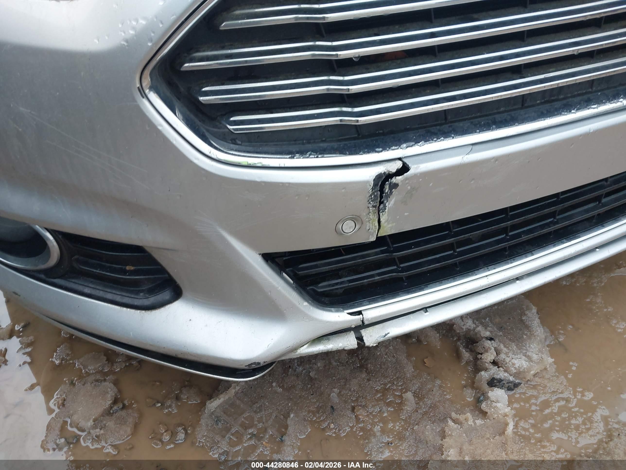 FORD FUSION image 6