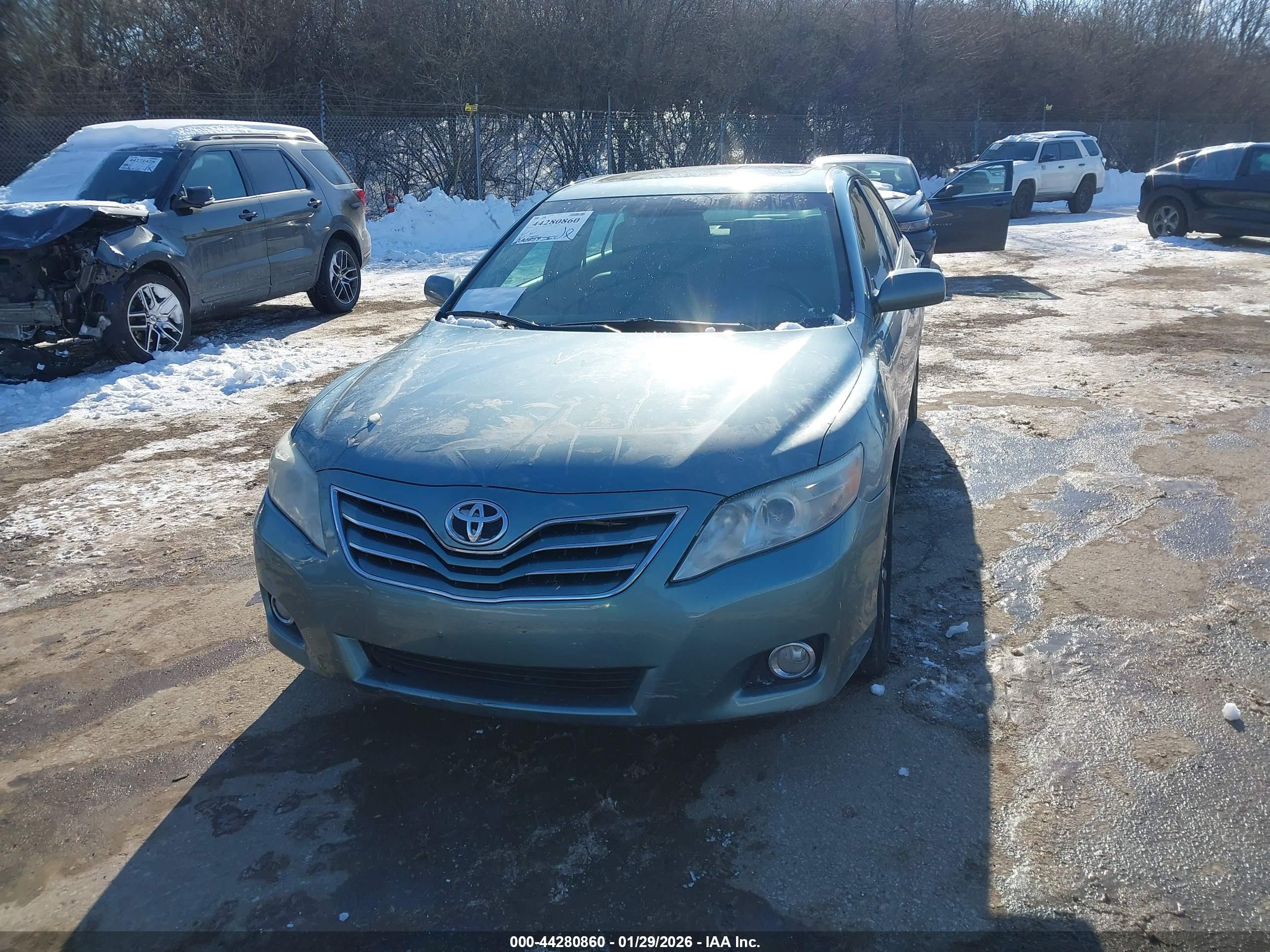 TOYOTA CAMRY image 6