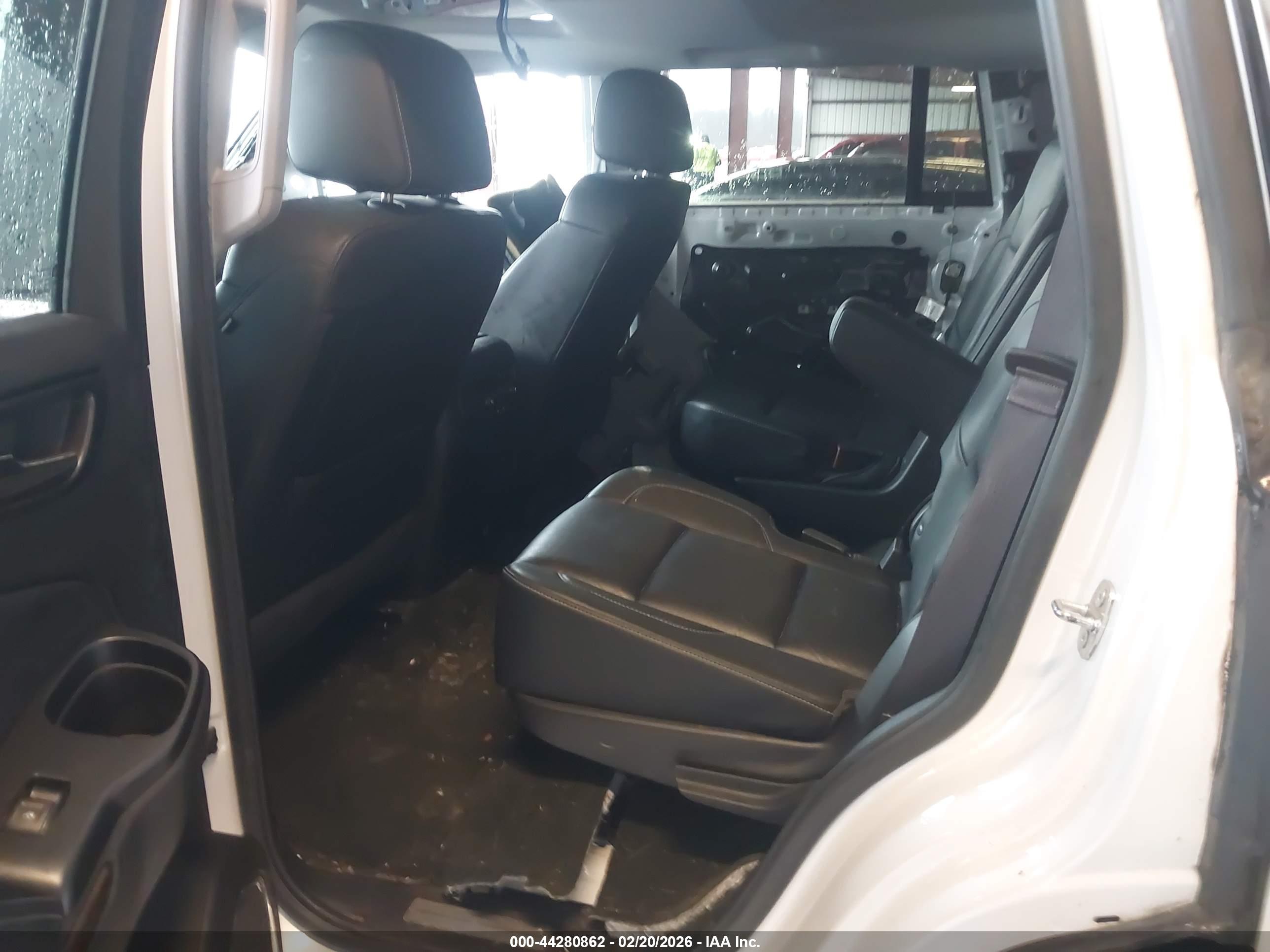 CHEVROLET TAHOE image 8