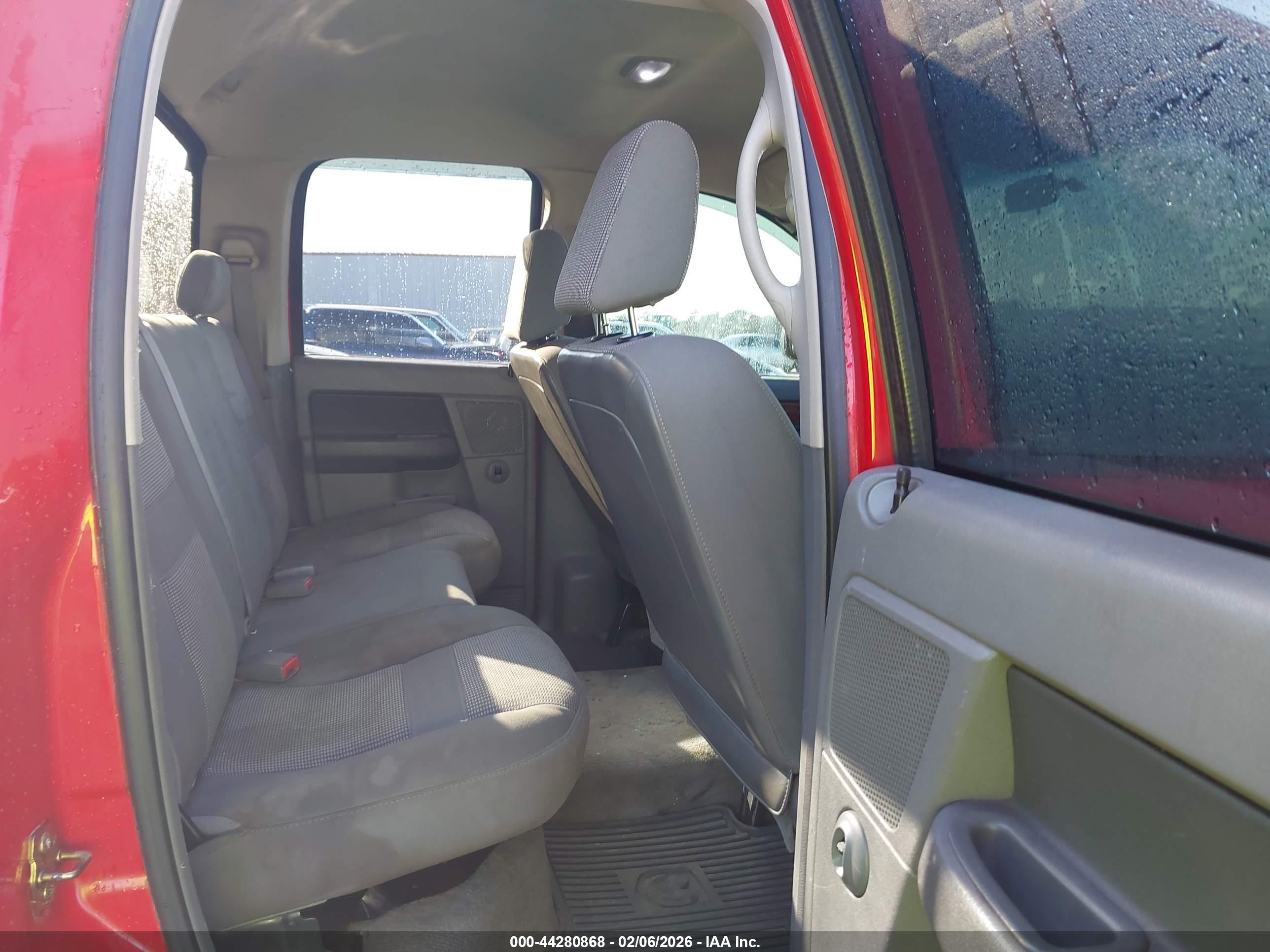 DODGE RAM image 8