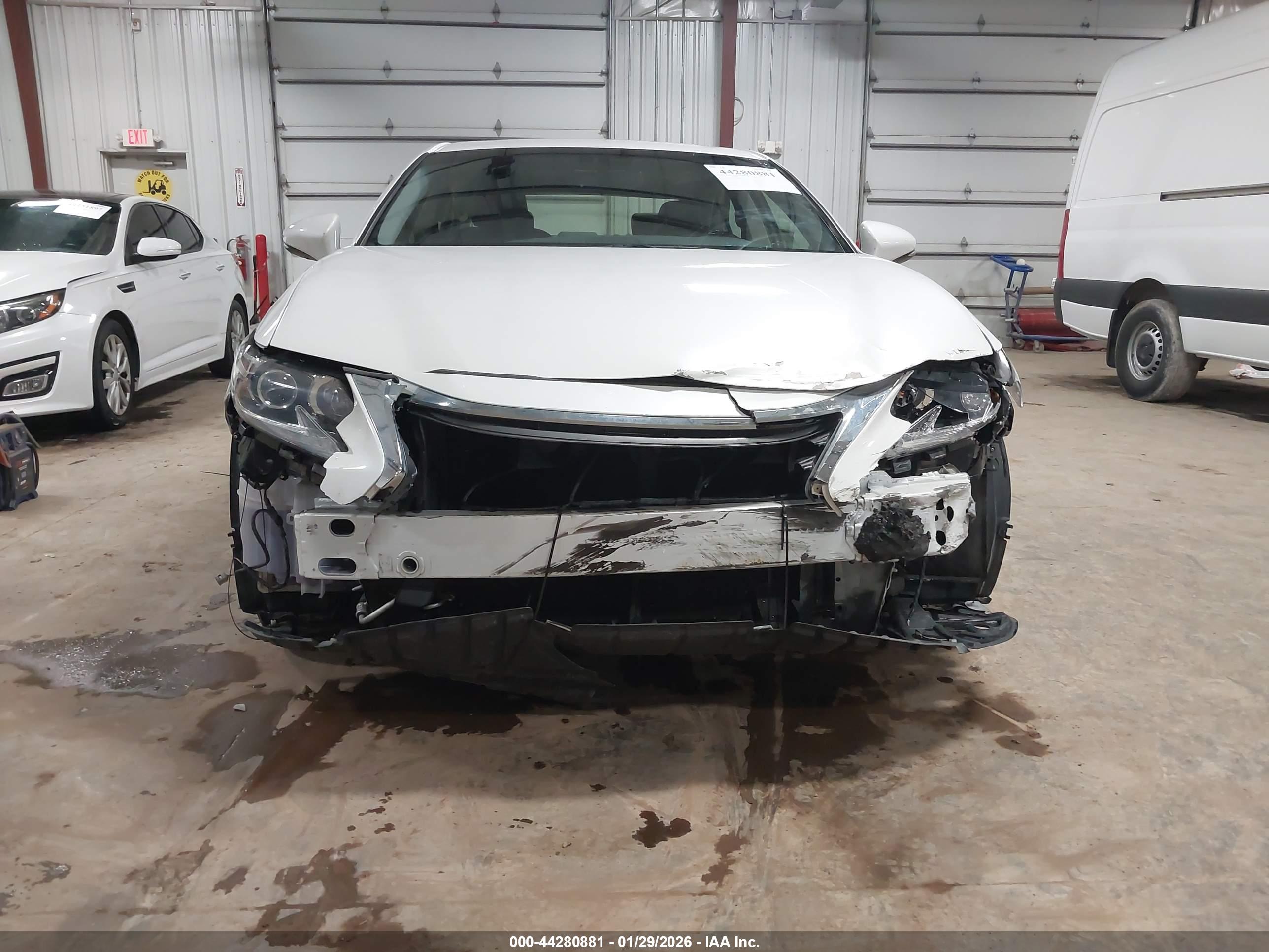 LEXUS ES image 6