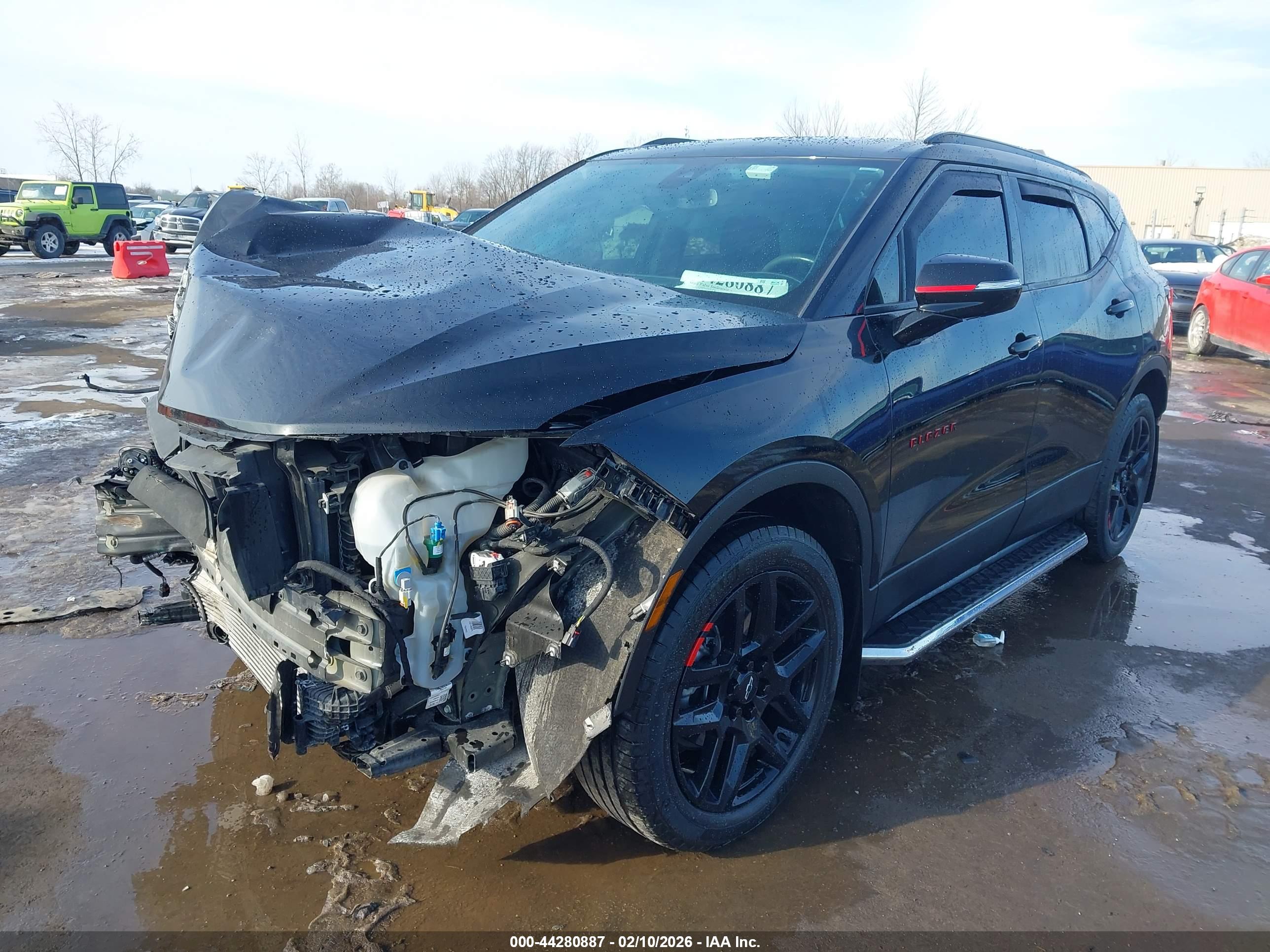 CHEVROLET BLAZER image 2