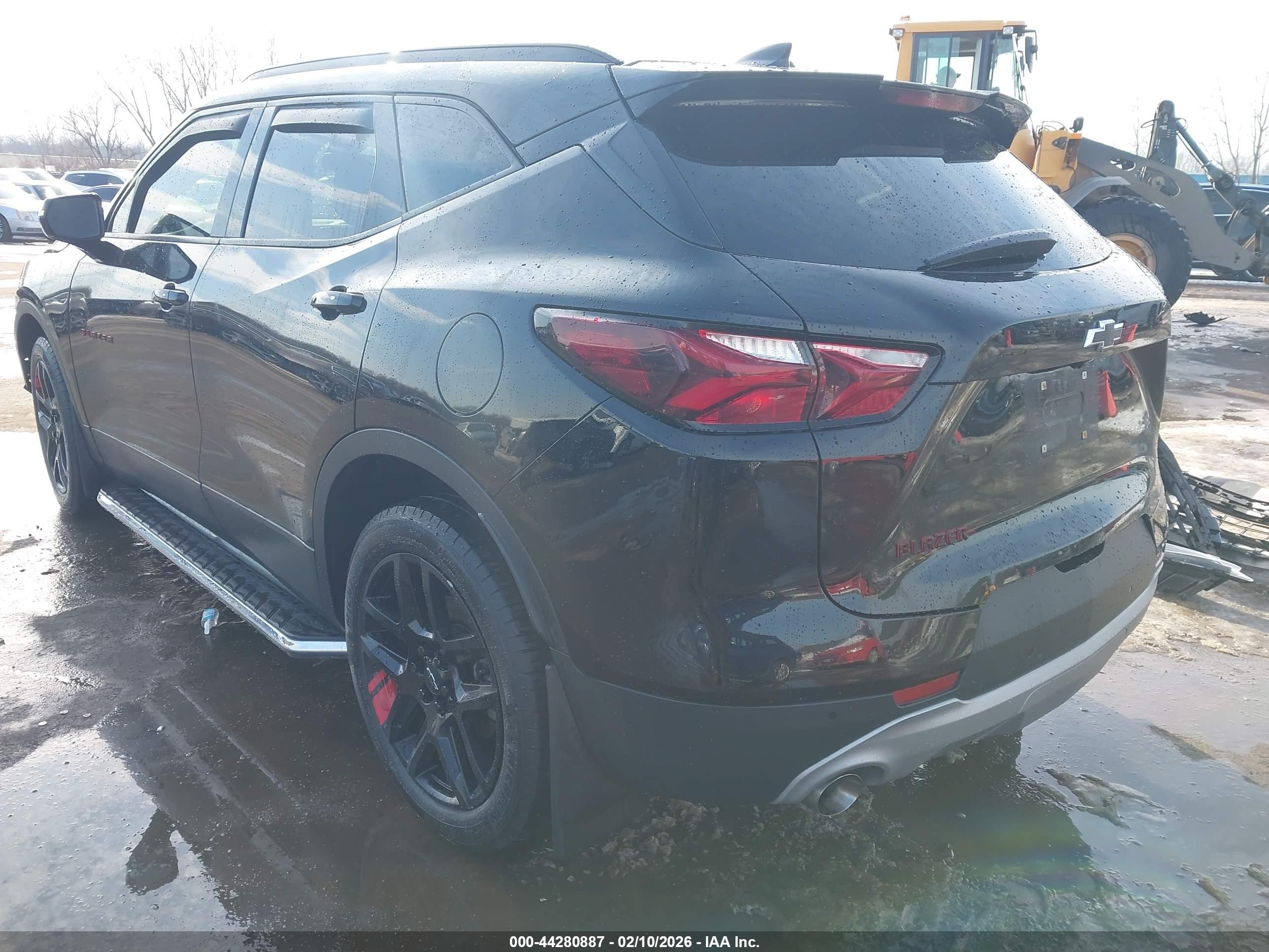 CHEVROLET BLAZER image 3