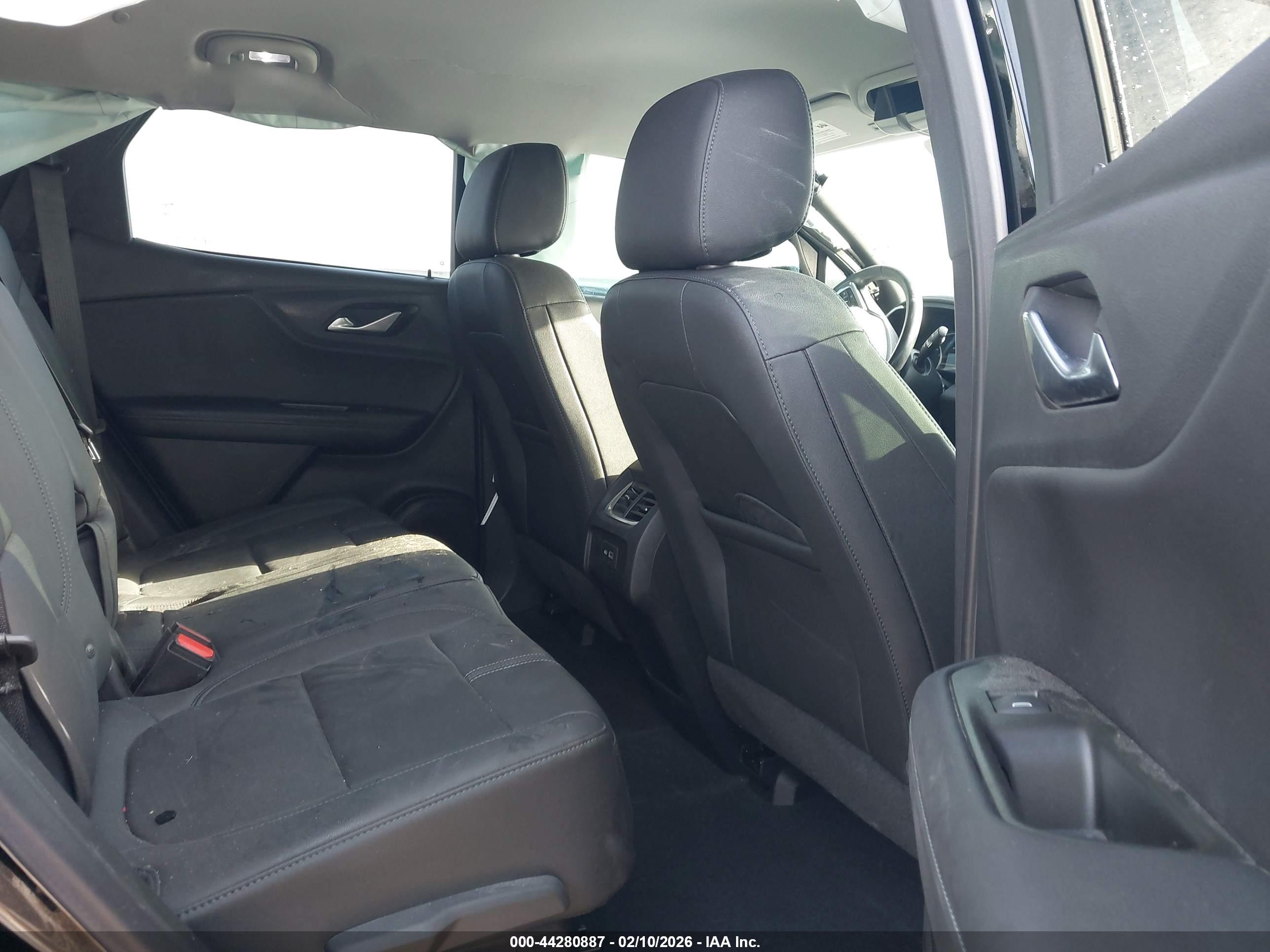 CHEVROLET BLAZER image 8