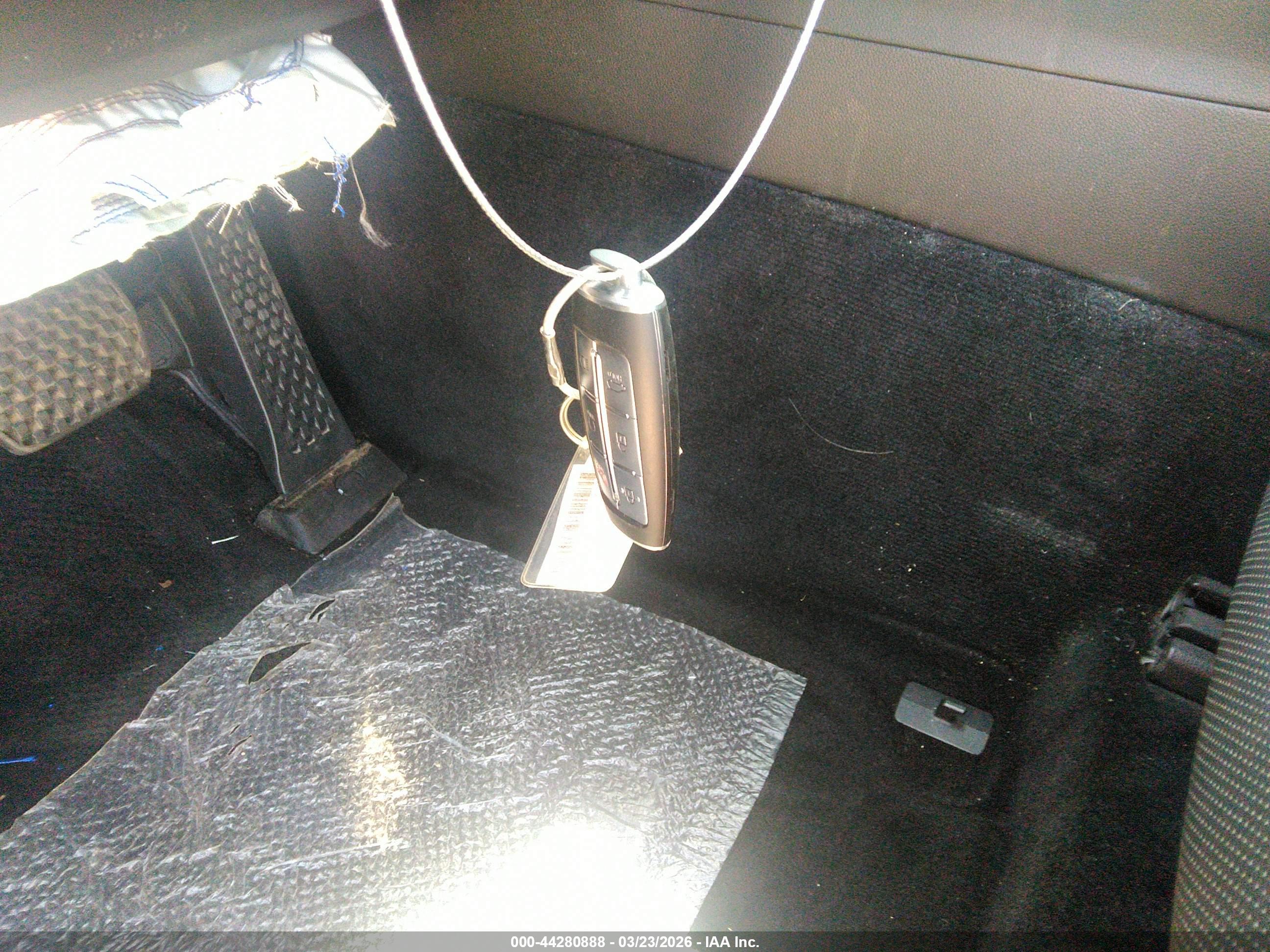GENESIS GV70 image 11