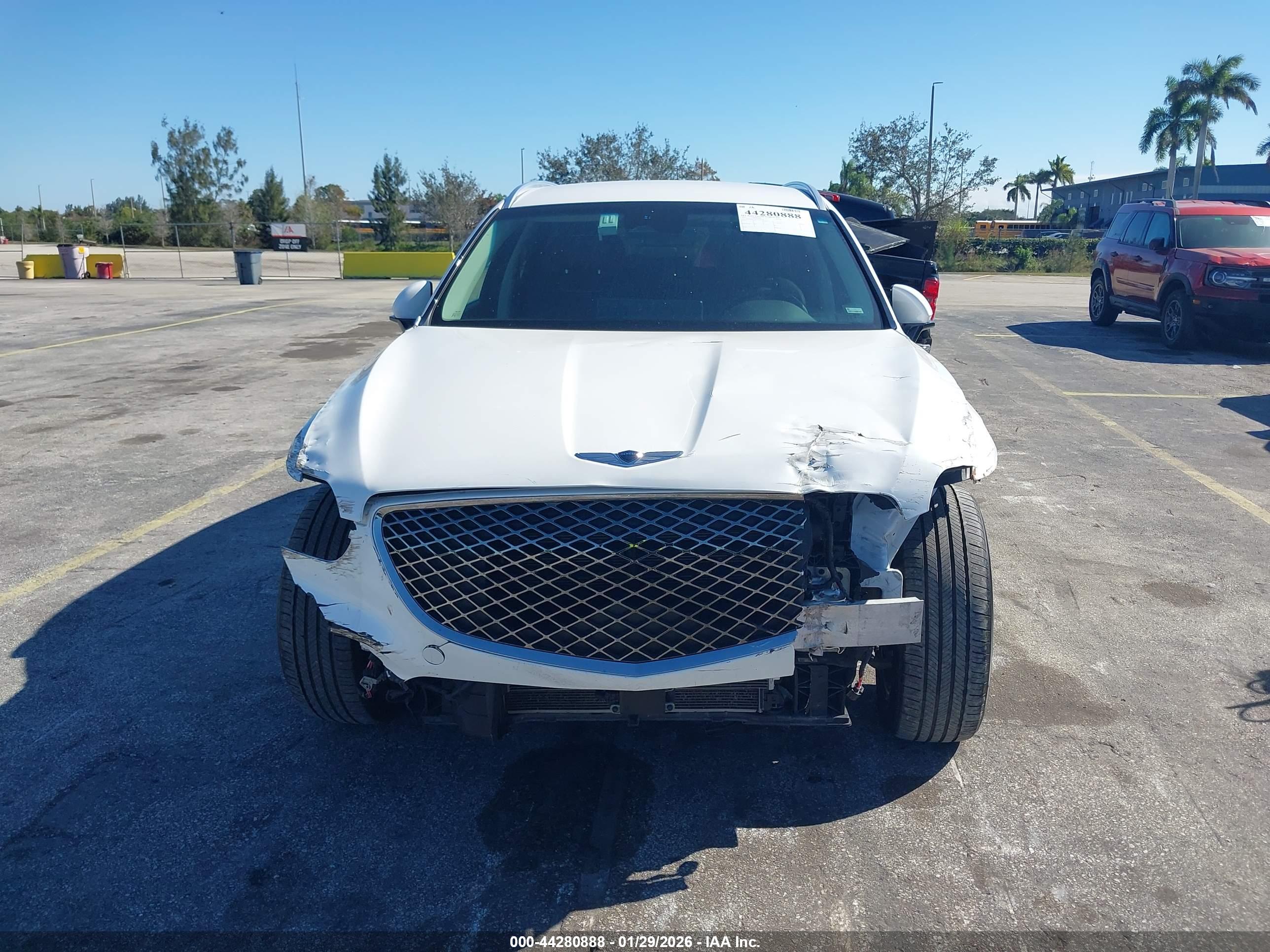 GENESIS GV70 image 6
