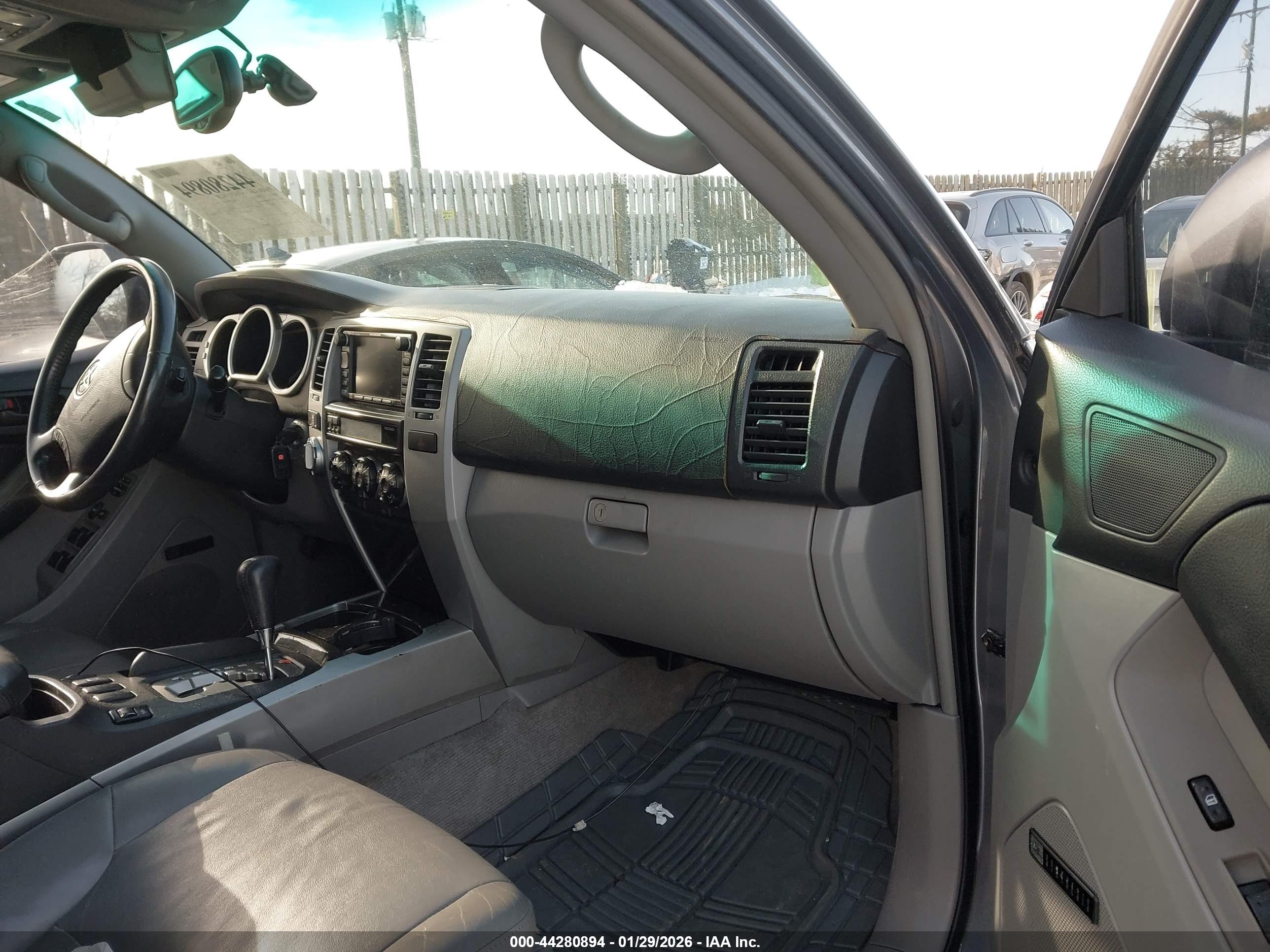 TOYOTA 4RUNNER image 5
