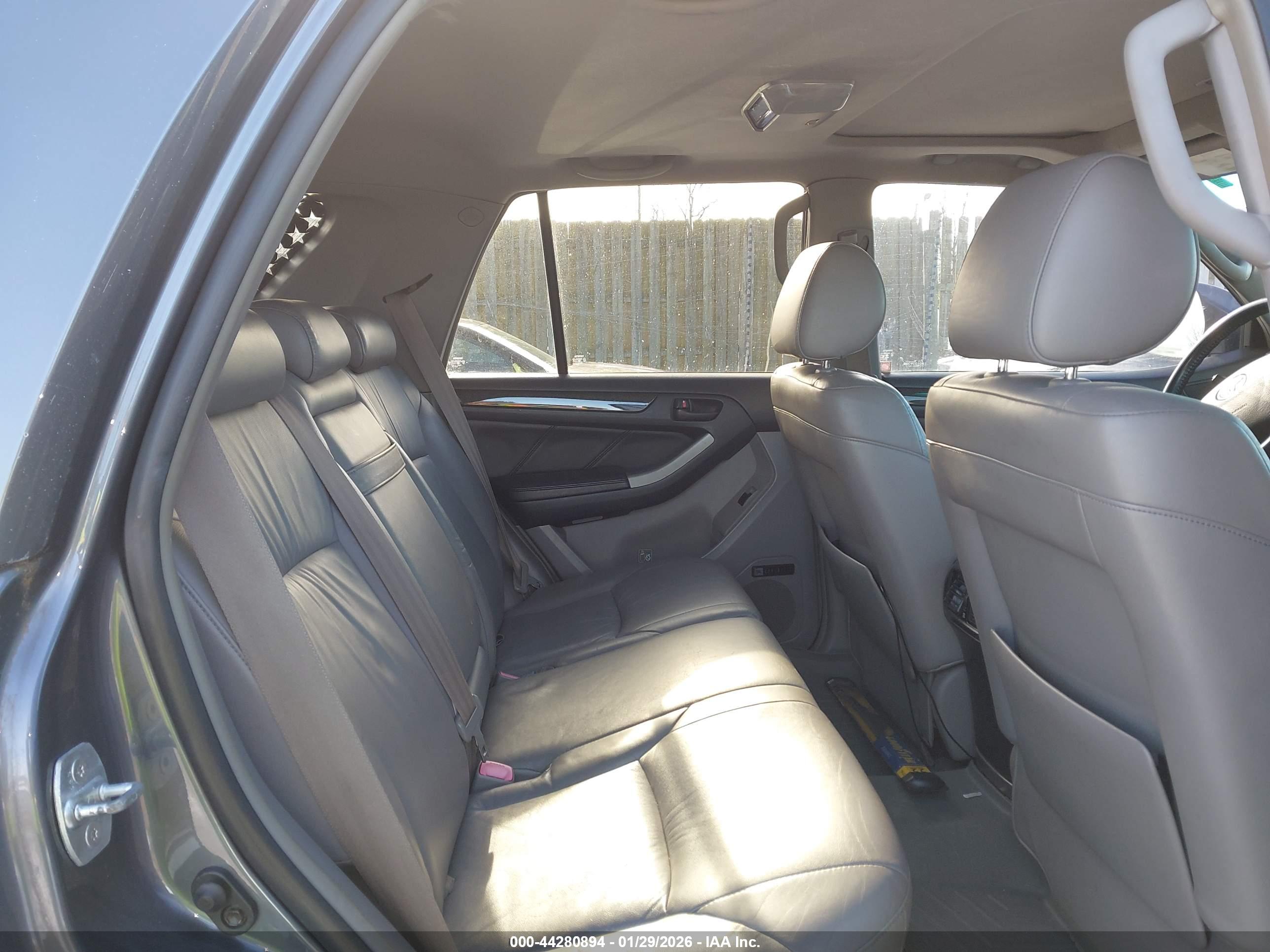 TOYOTA 4RUNNER image 8