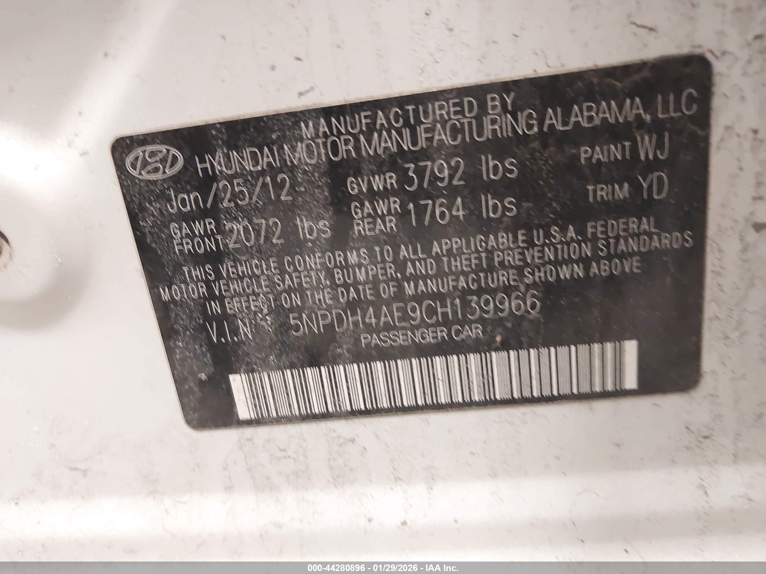 HYUNDAI ELANTRA image 9