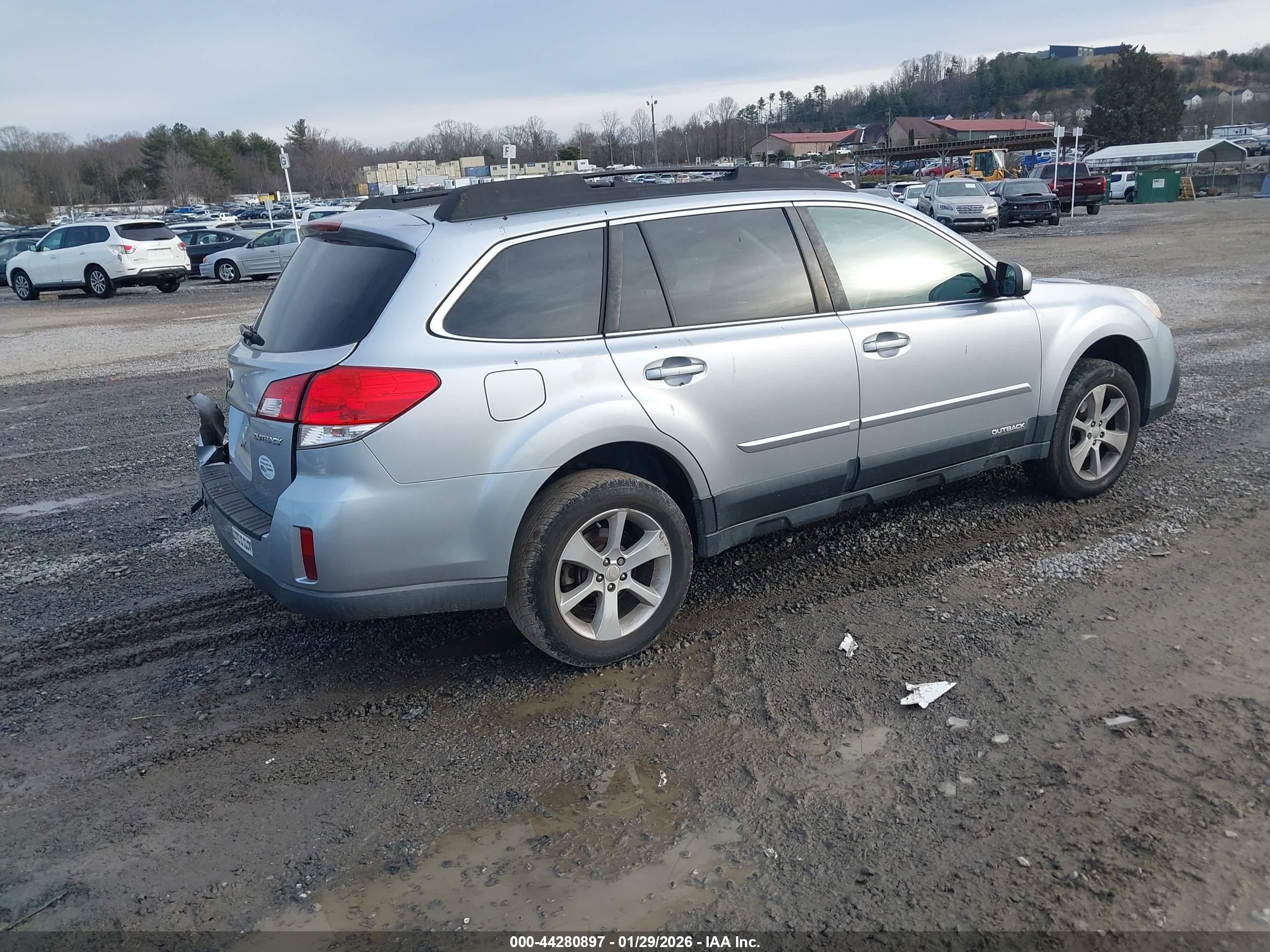 SUBARU OUTBACK image 4