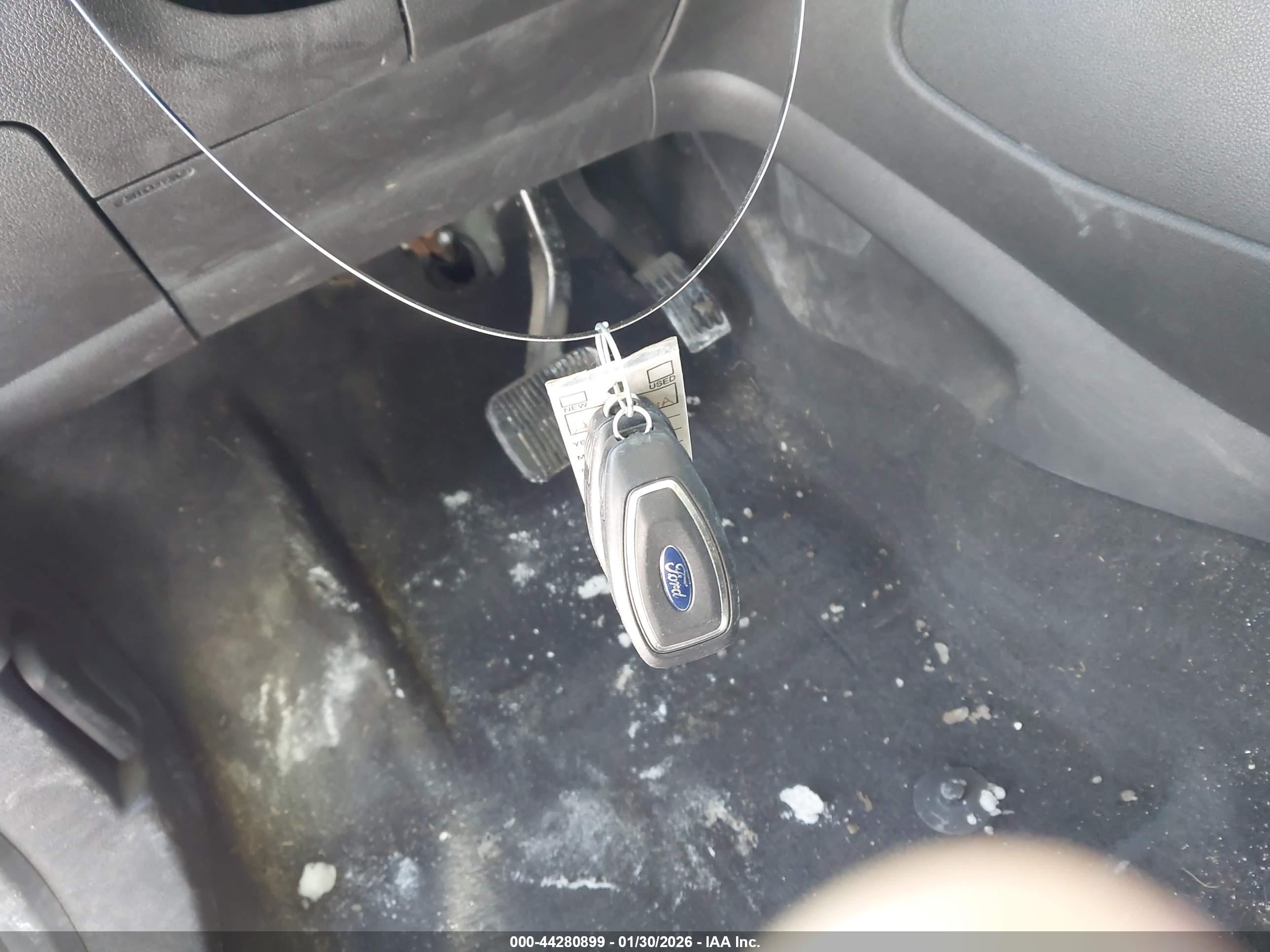 FORD C-MAX image 11