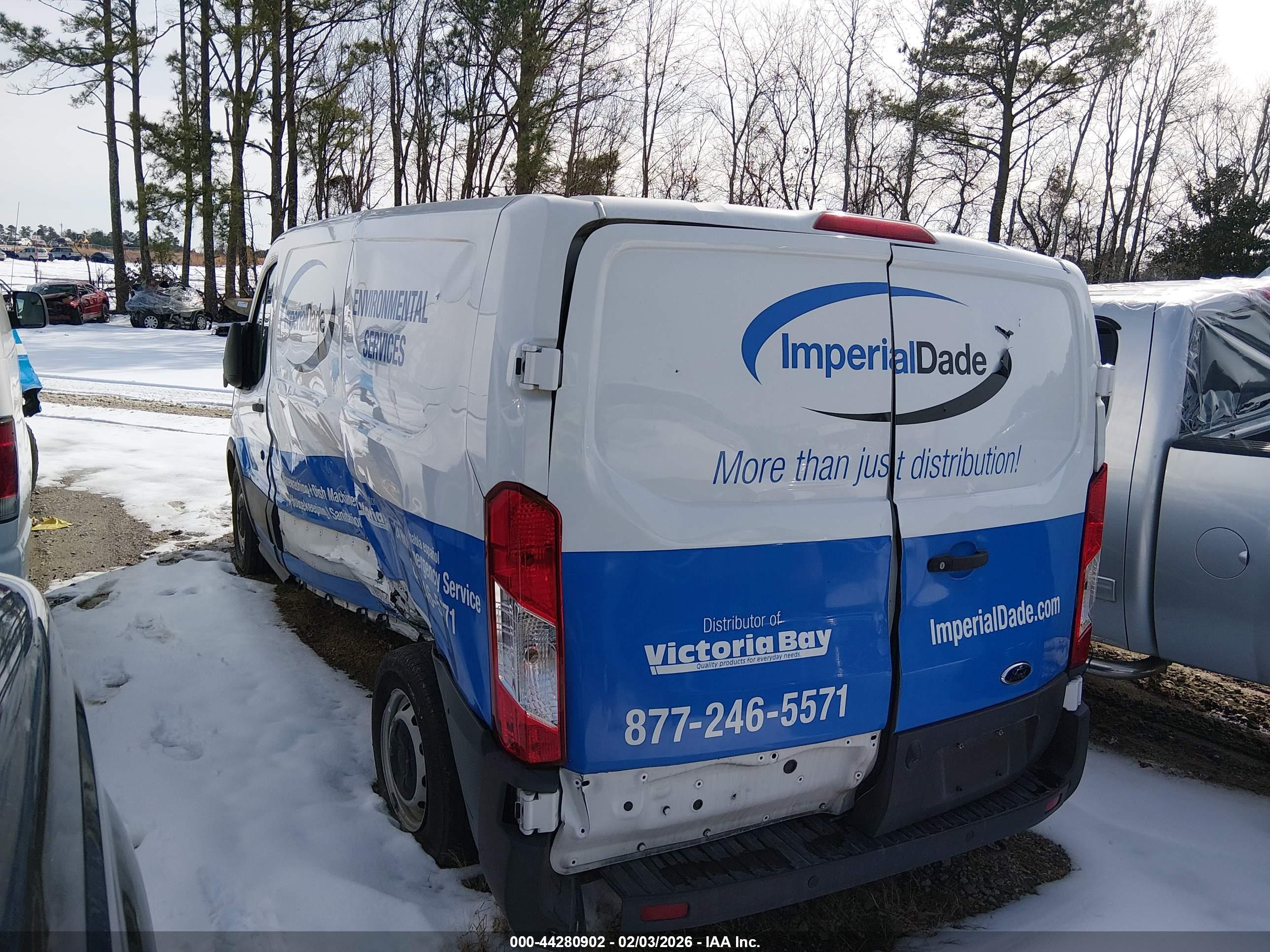FORD TRANSIT-150 image 3