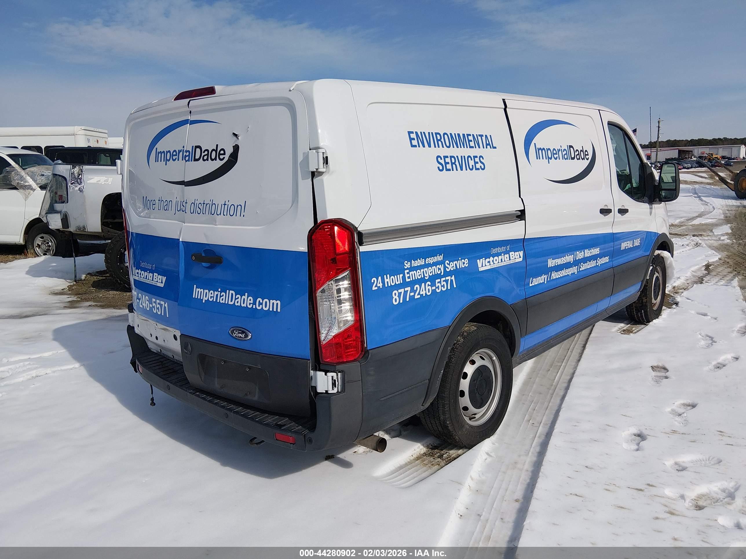 FORD TRANSIT-150 image 4