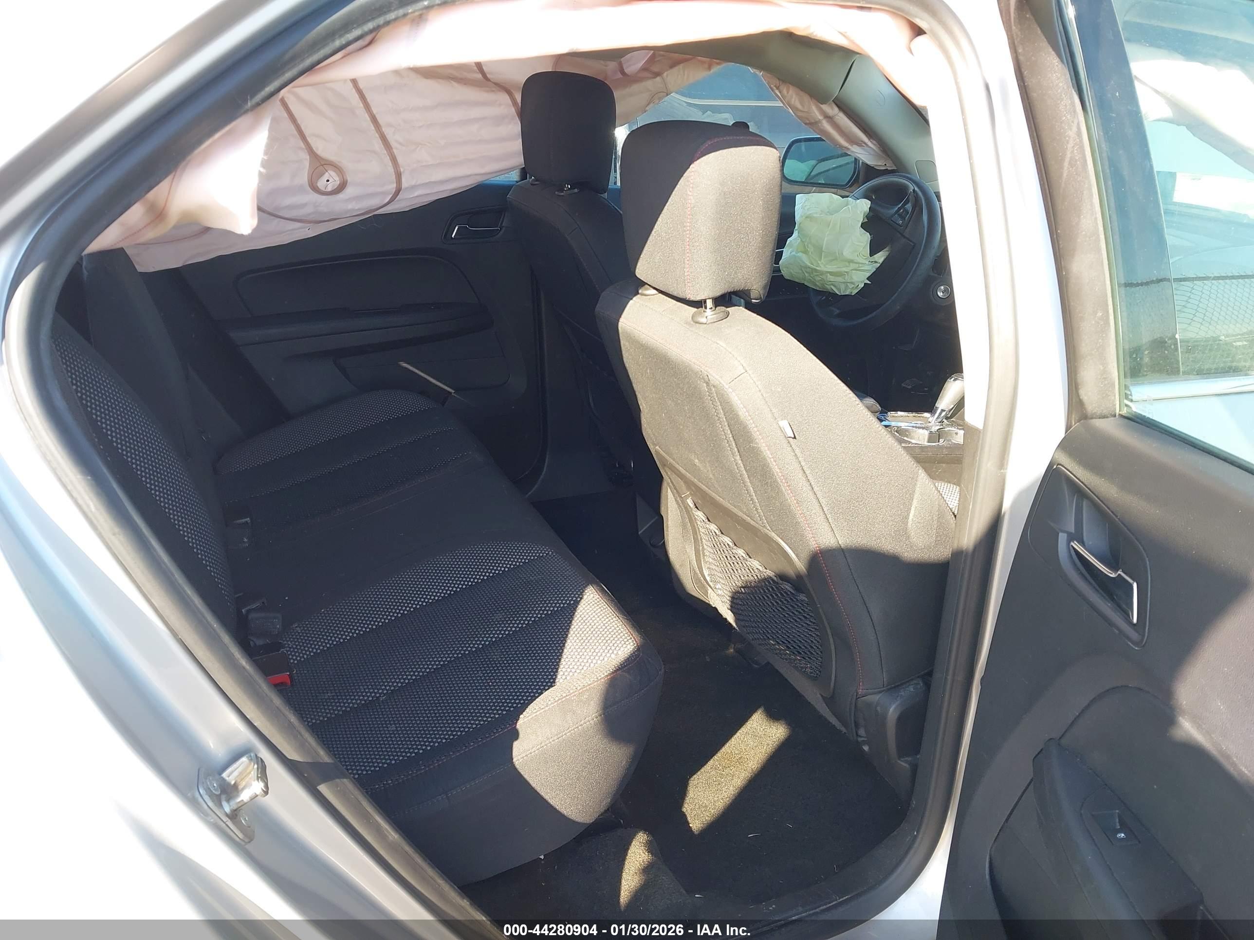 CHEVROLET EQUINOX image 8