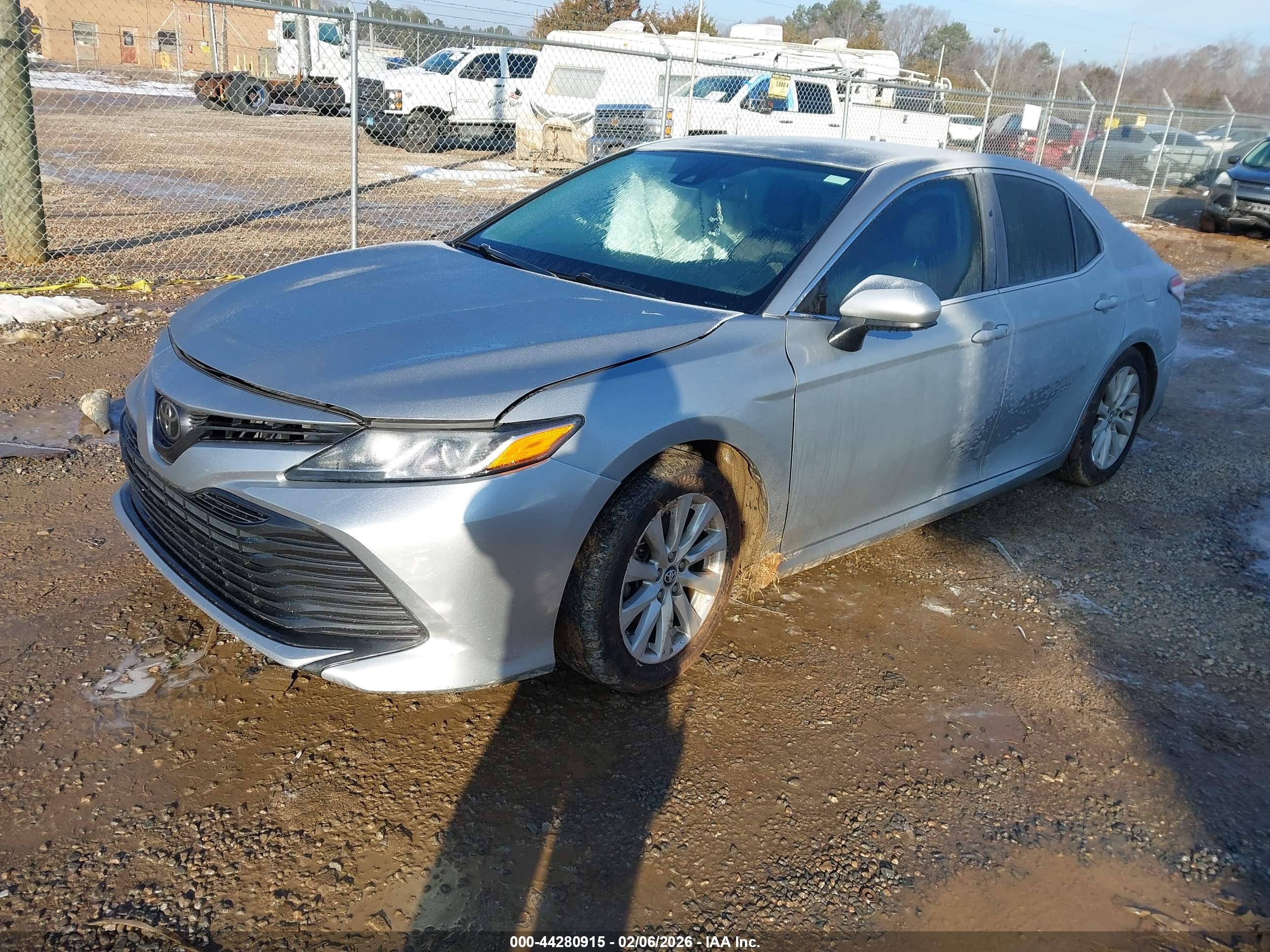 TOYOTA CAMRY image 2