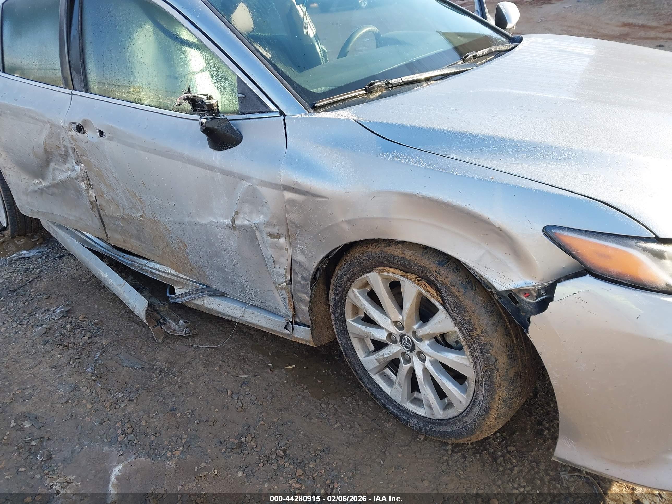 TOYOTA CAMRY image 6