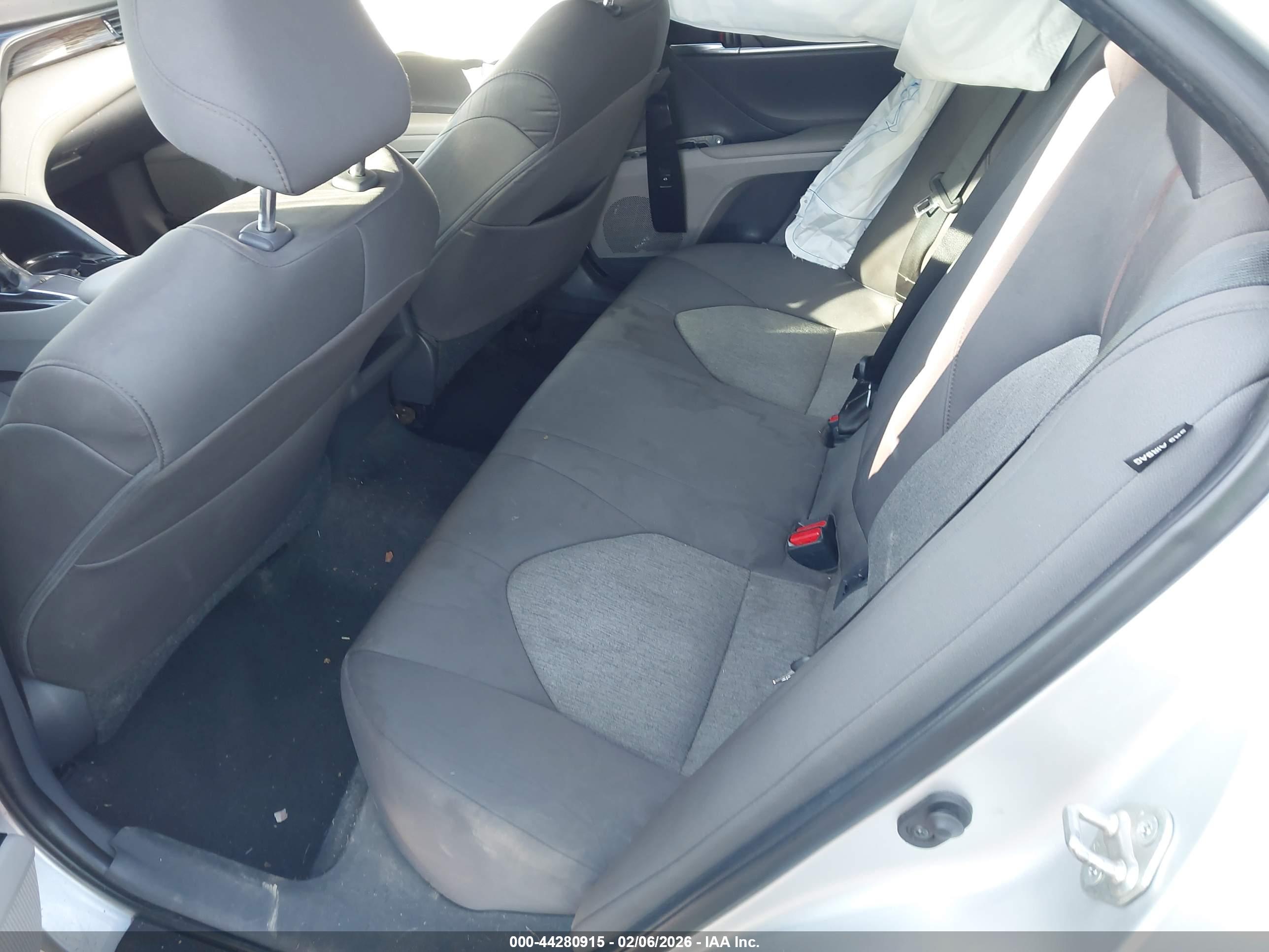 TOYOTA CAMRY image 8