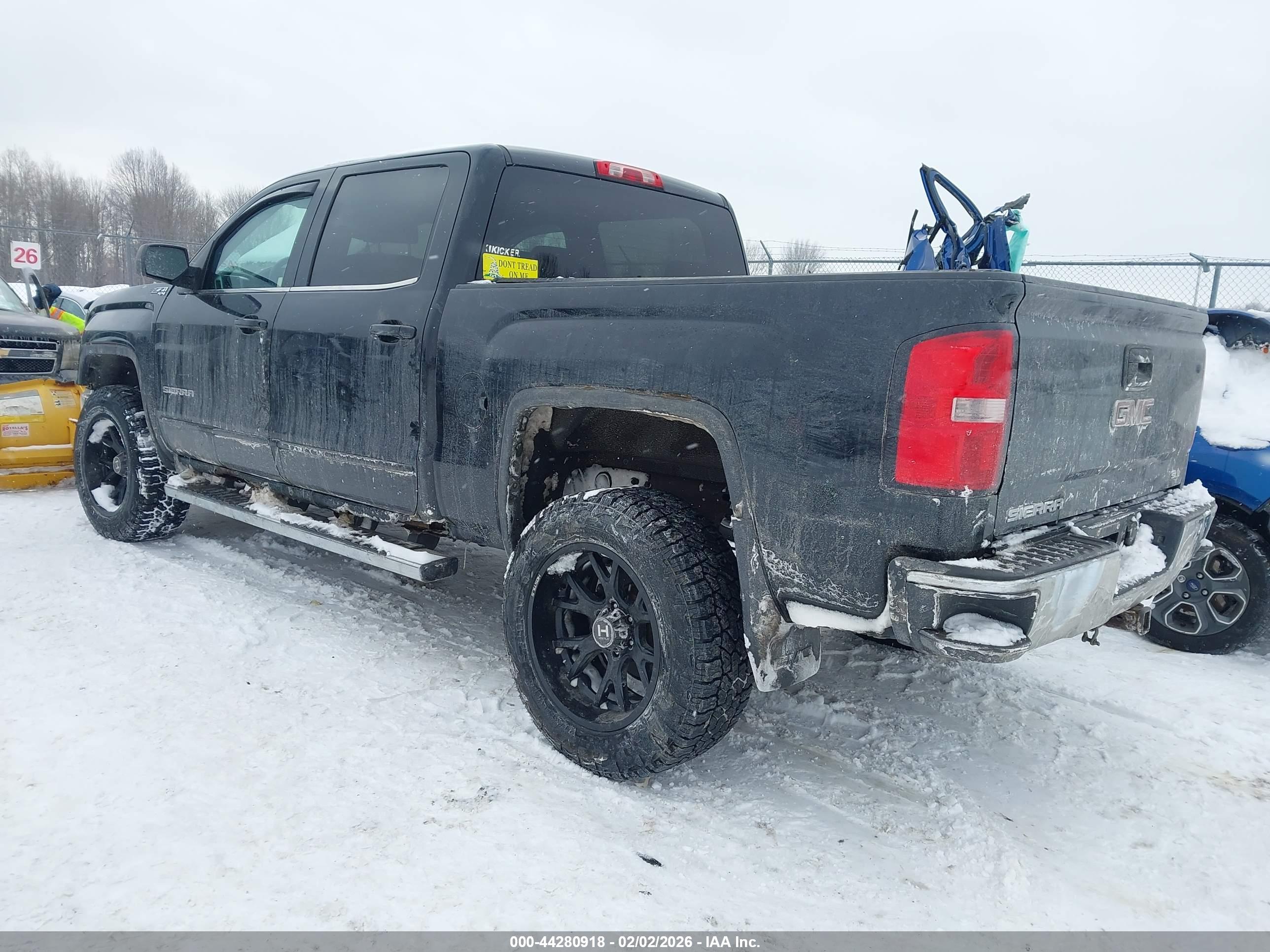GMC SIERRA image 3