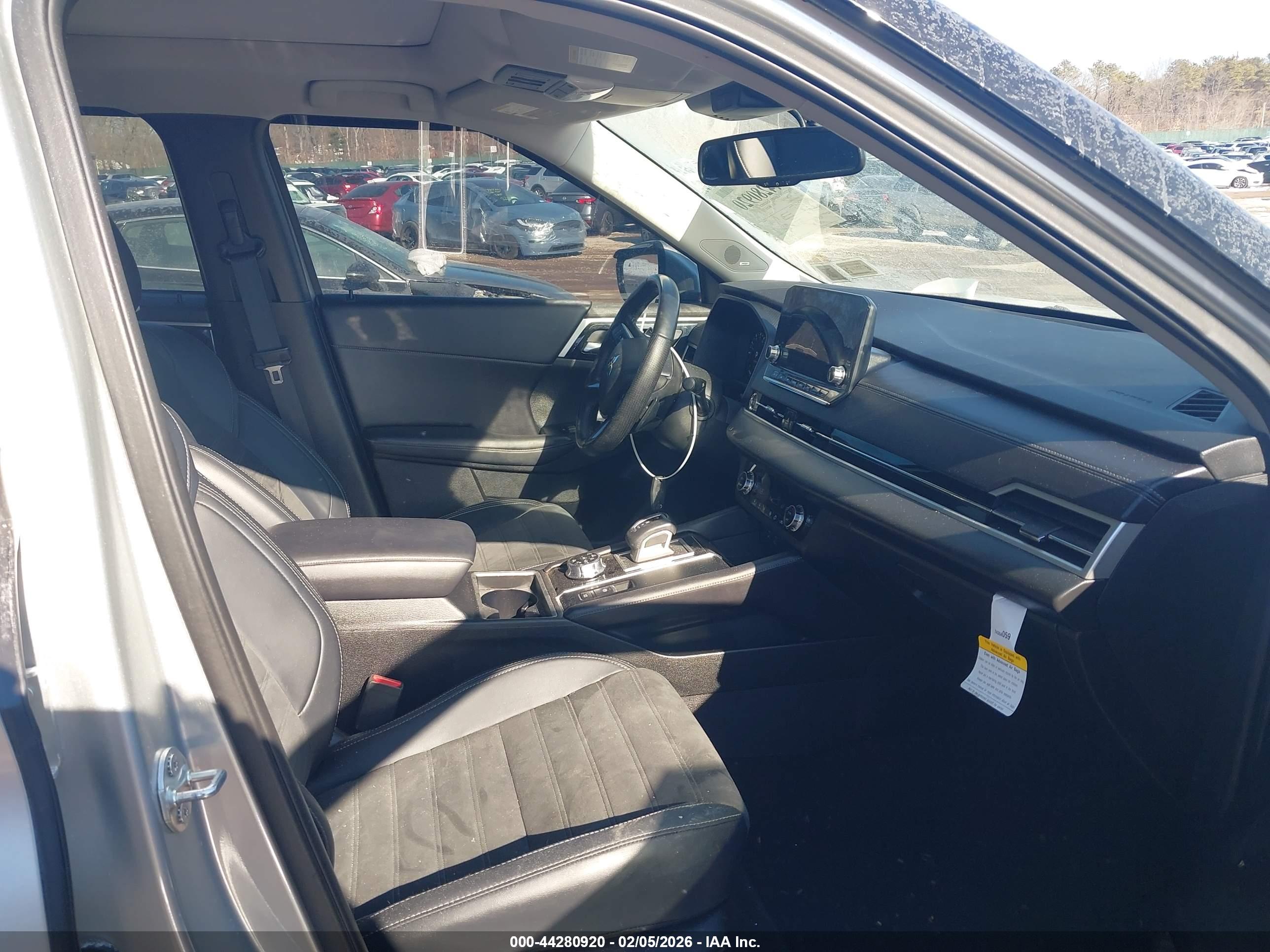 MITSUBISHI OUTLANDER image 5