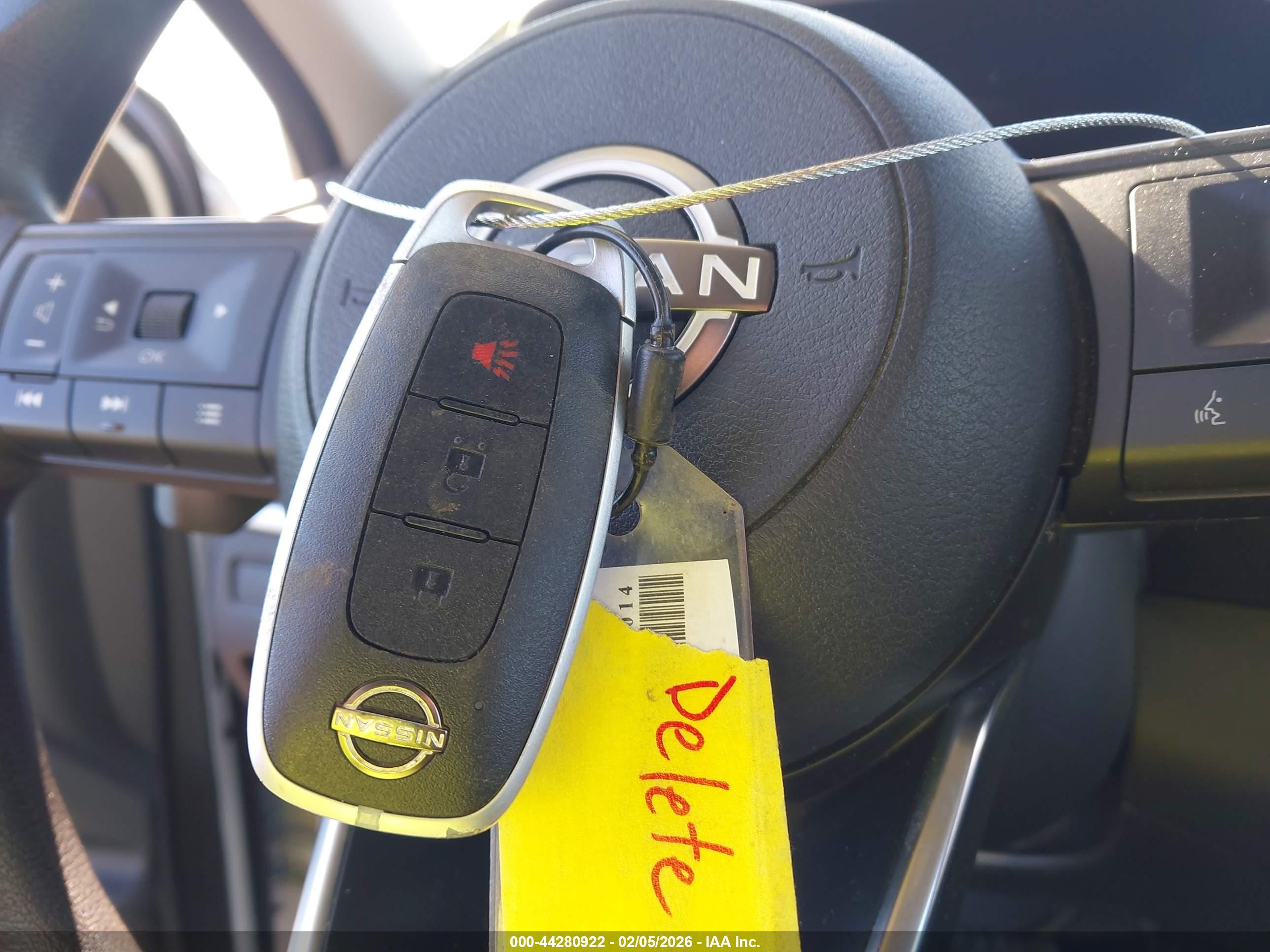 NISSAN ROGUE image 11