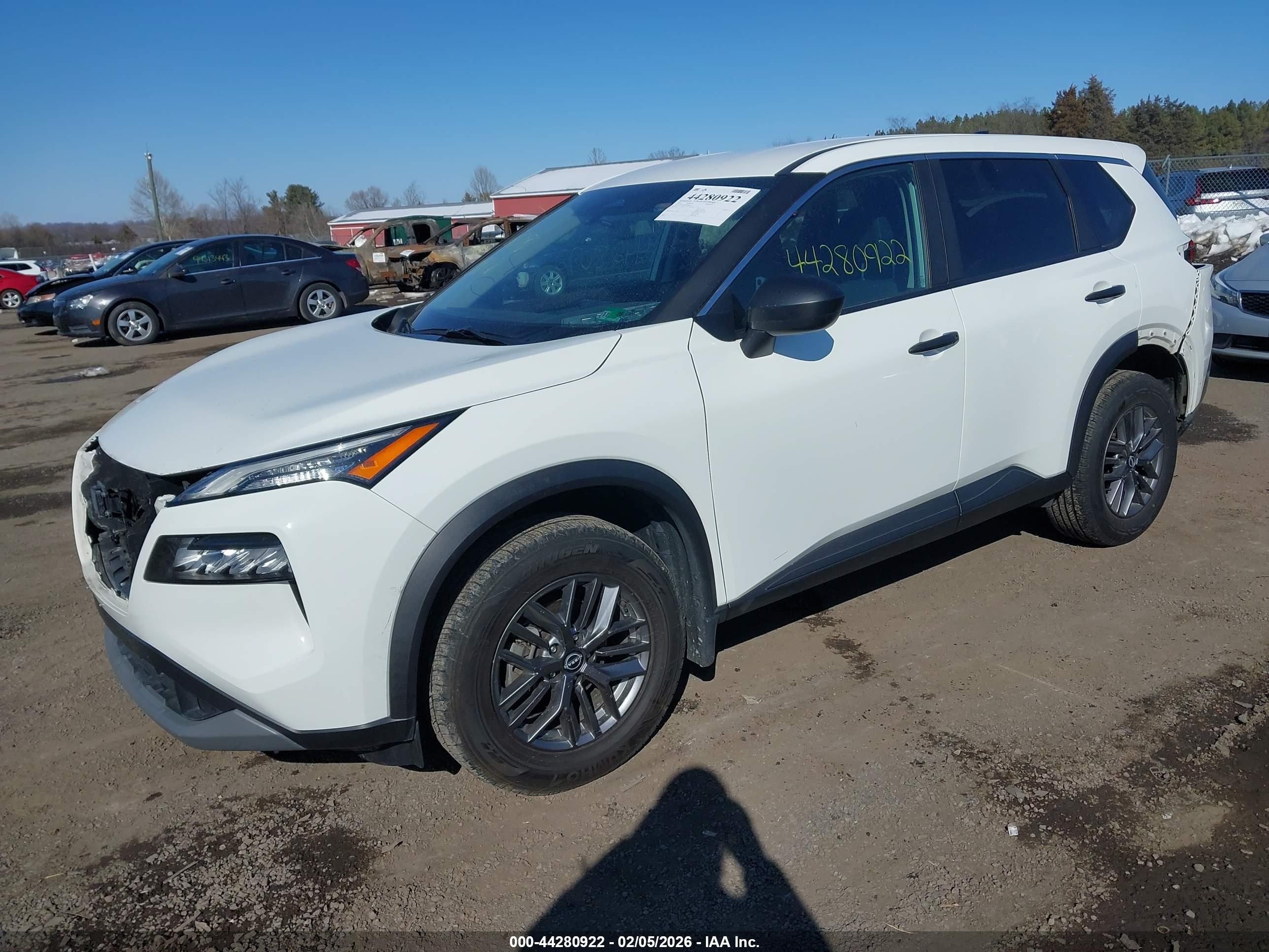 NISSAN ROGUE image 2