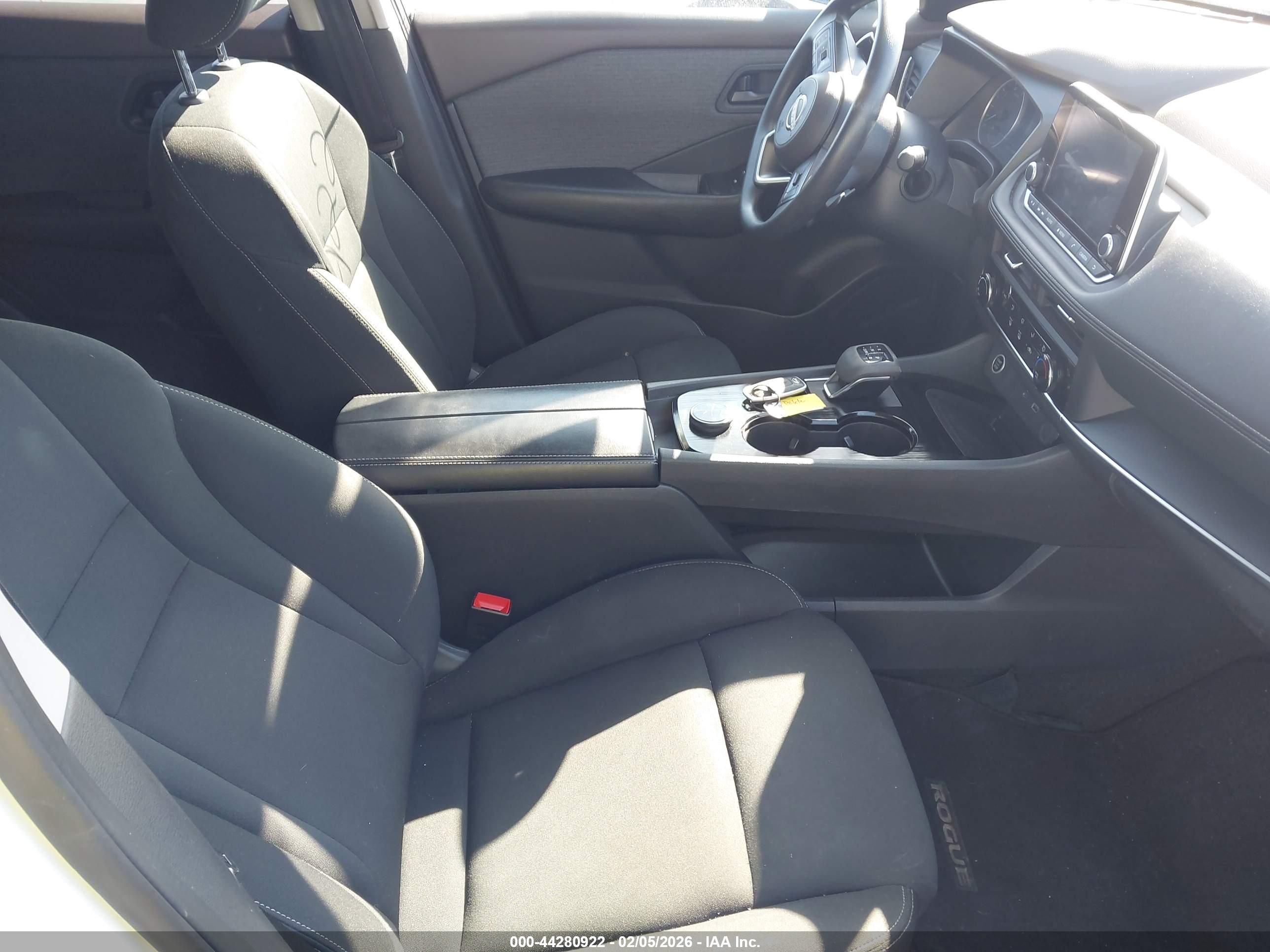 NISSAN ROGUE image 5