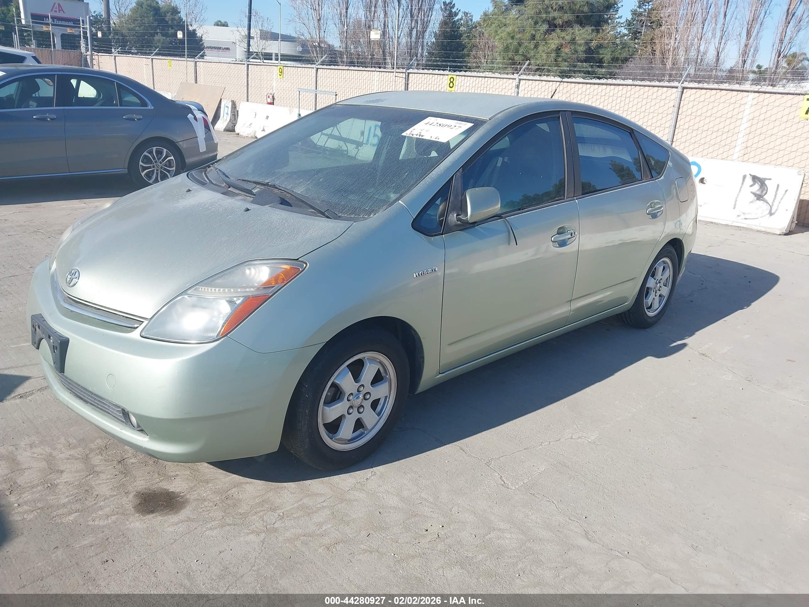TOYOTA PRIUS image 2