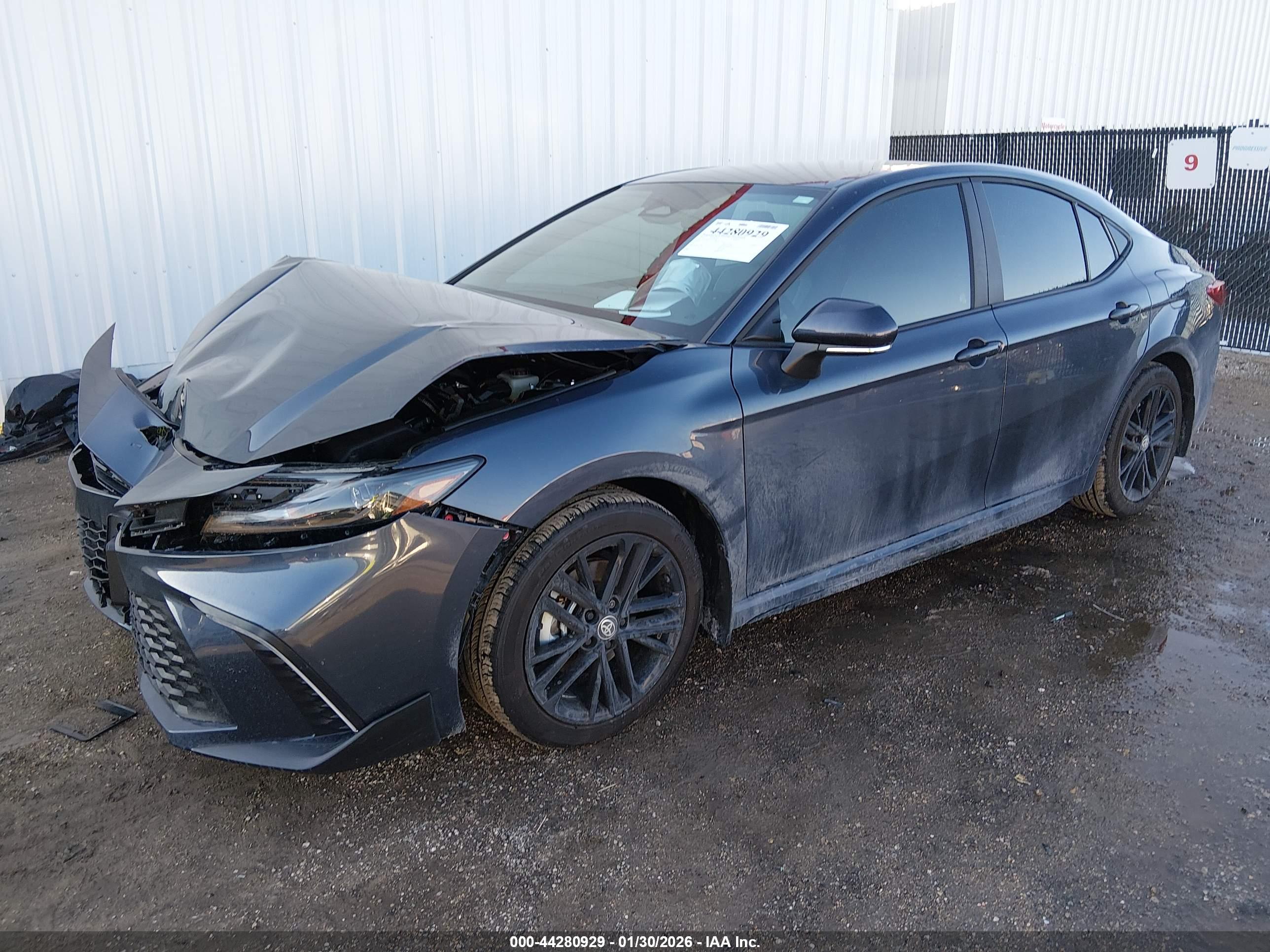 TOYOTA CAMRY image 2
