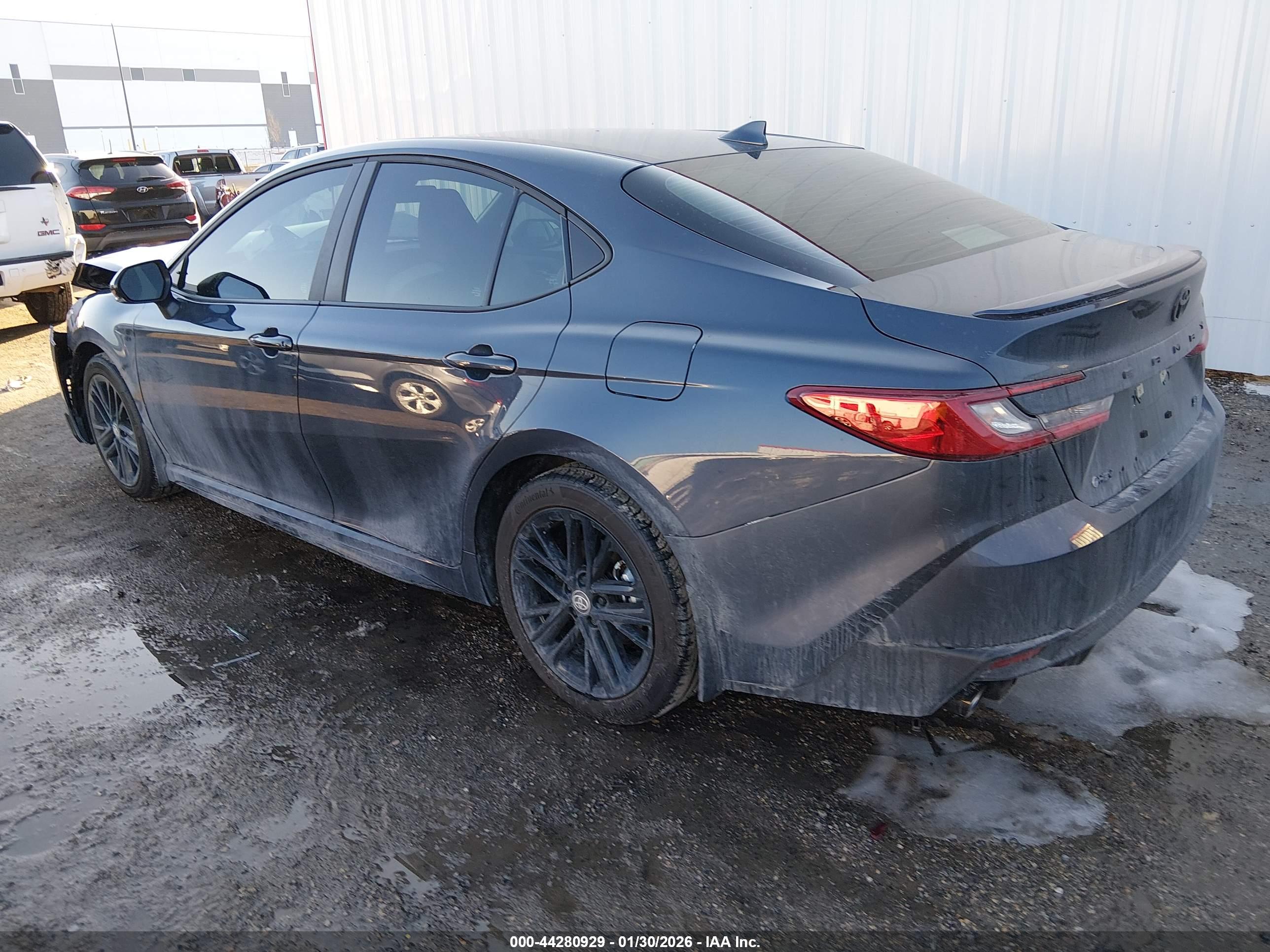 TOYOTA CAMRY image 3
