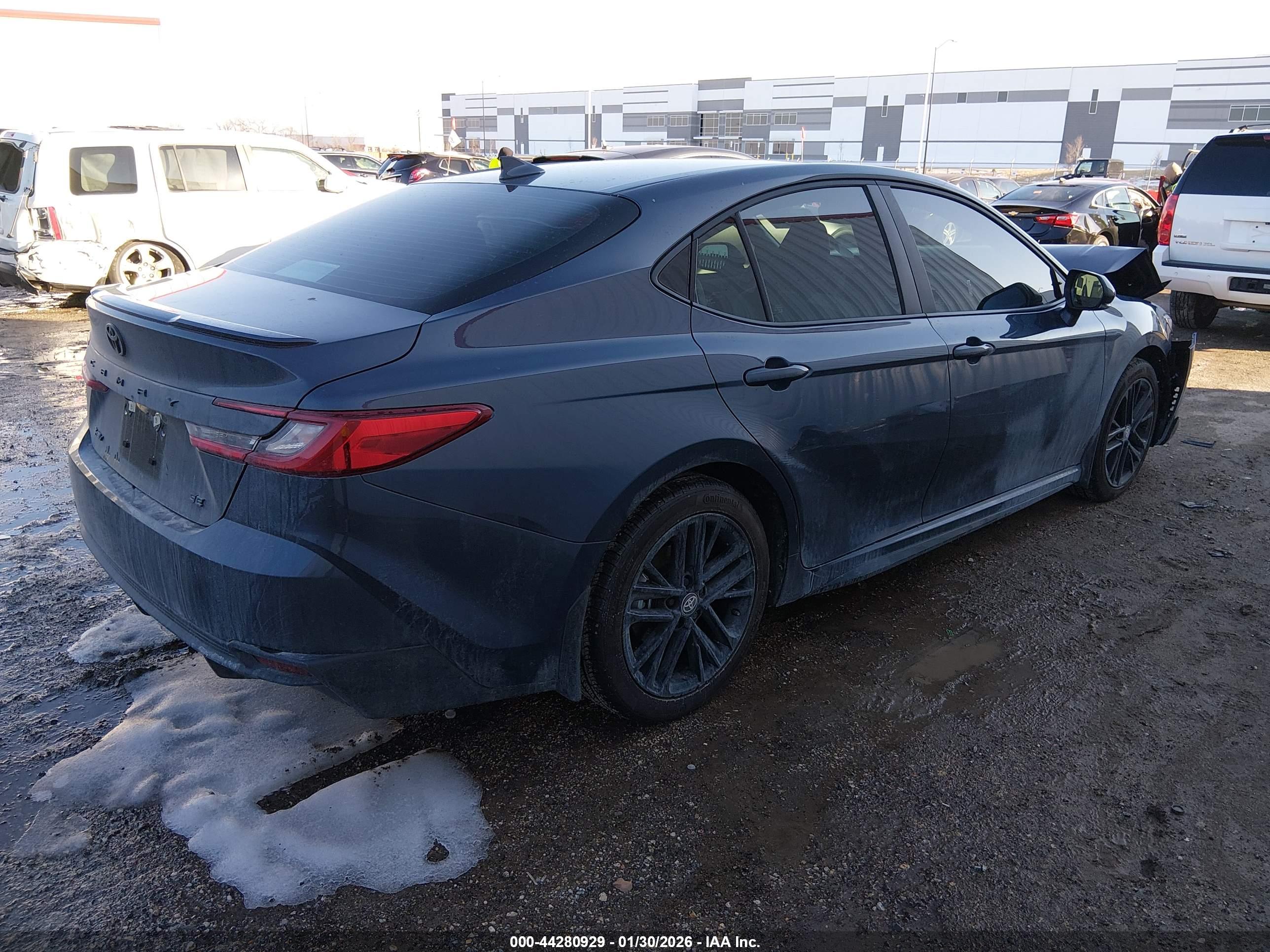 TOYOTA CAMRY image 4