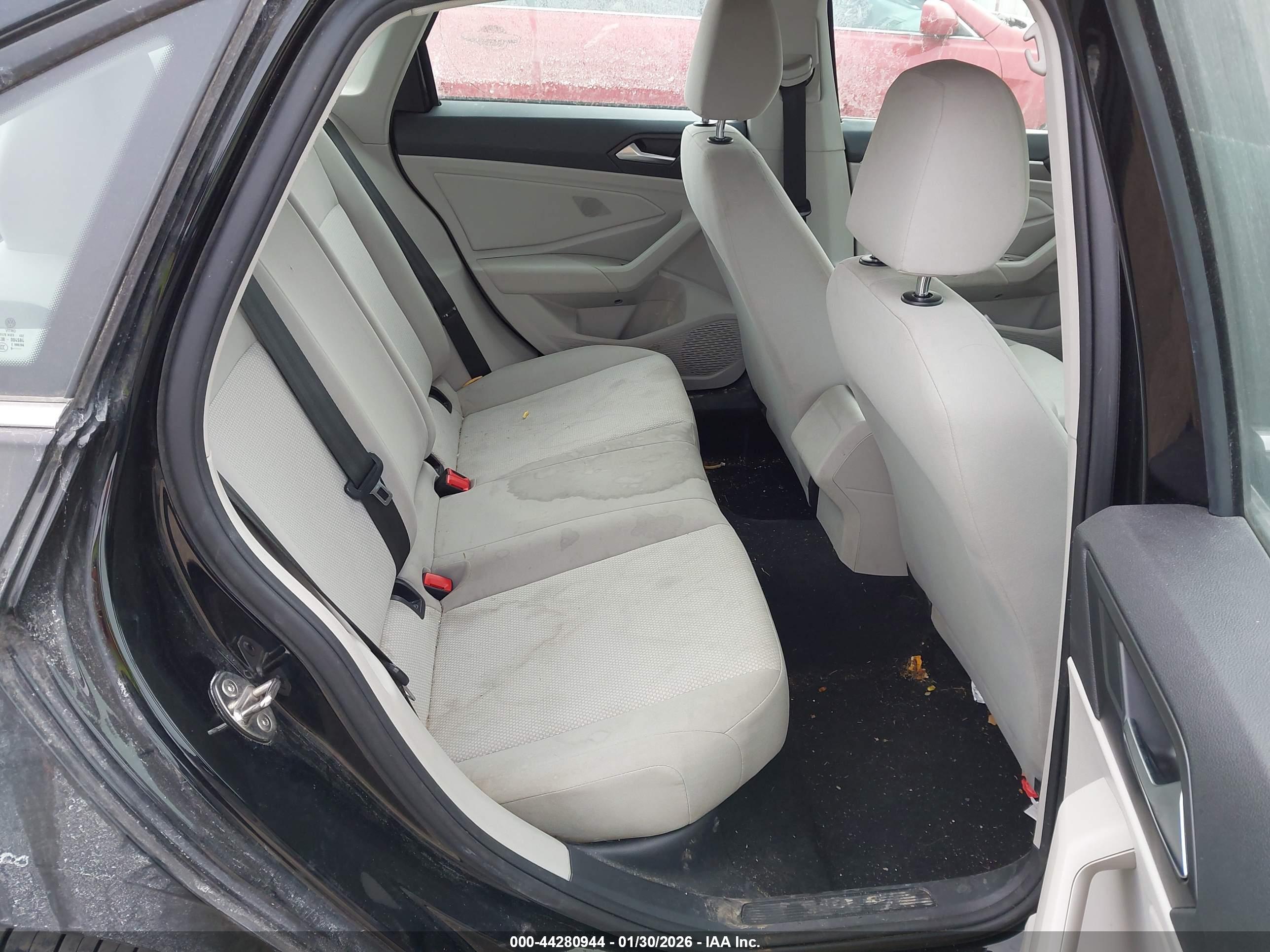 VOLKSWAGEN JETTA image 8