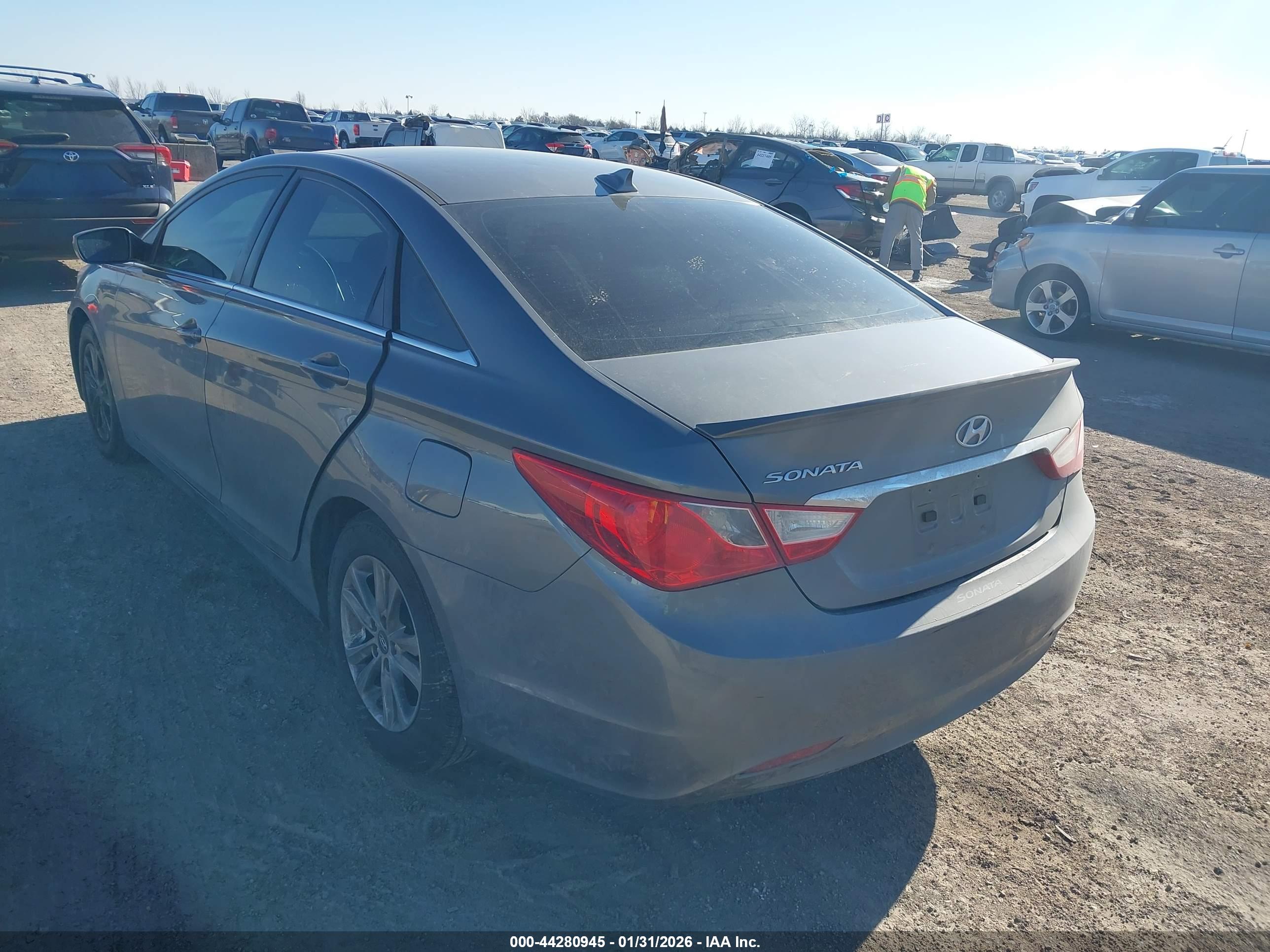 HYUNDAI SONATA image 3