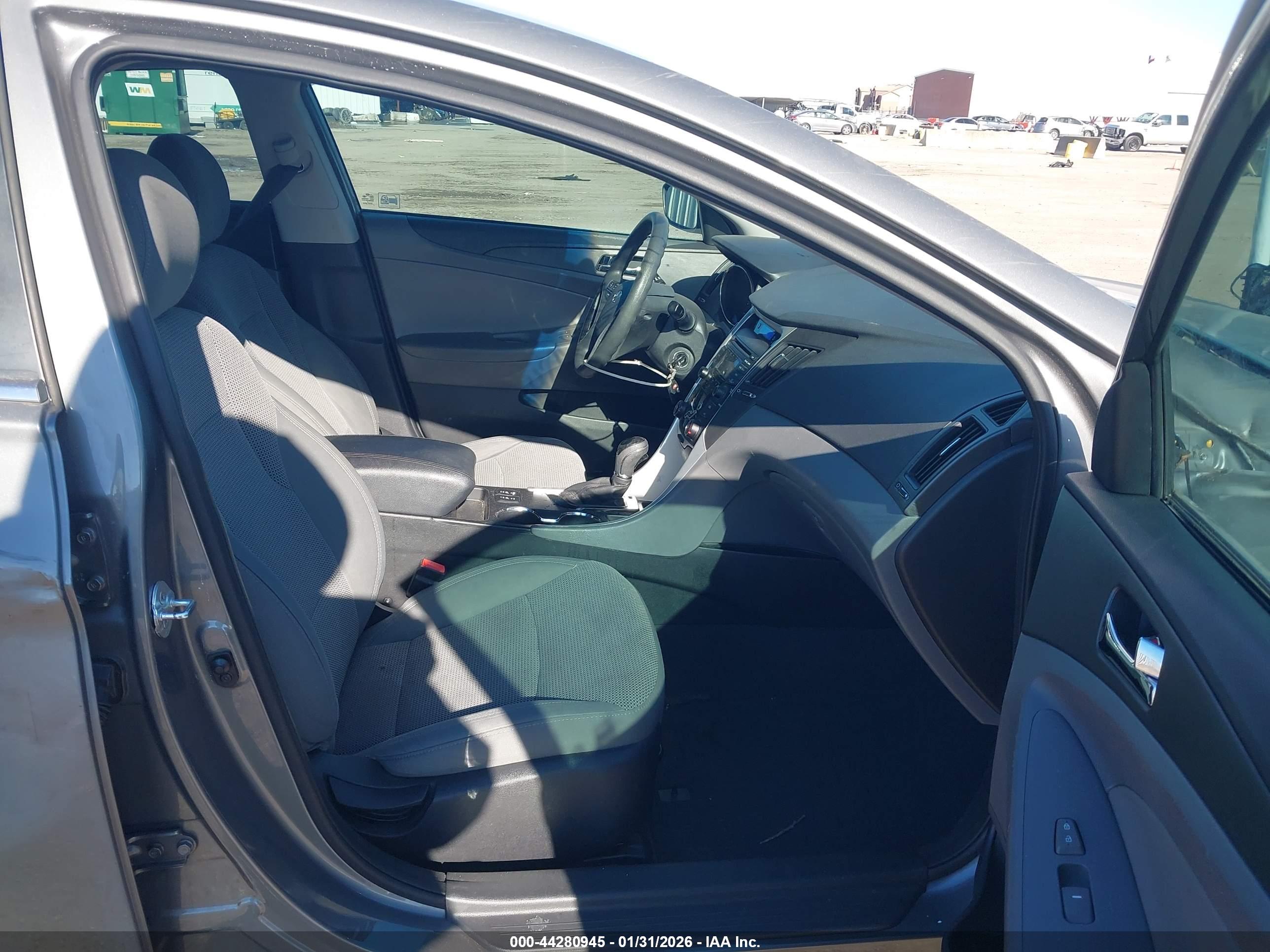 HYUNDAI SONATA image 5