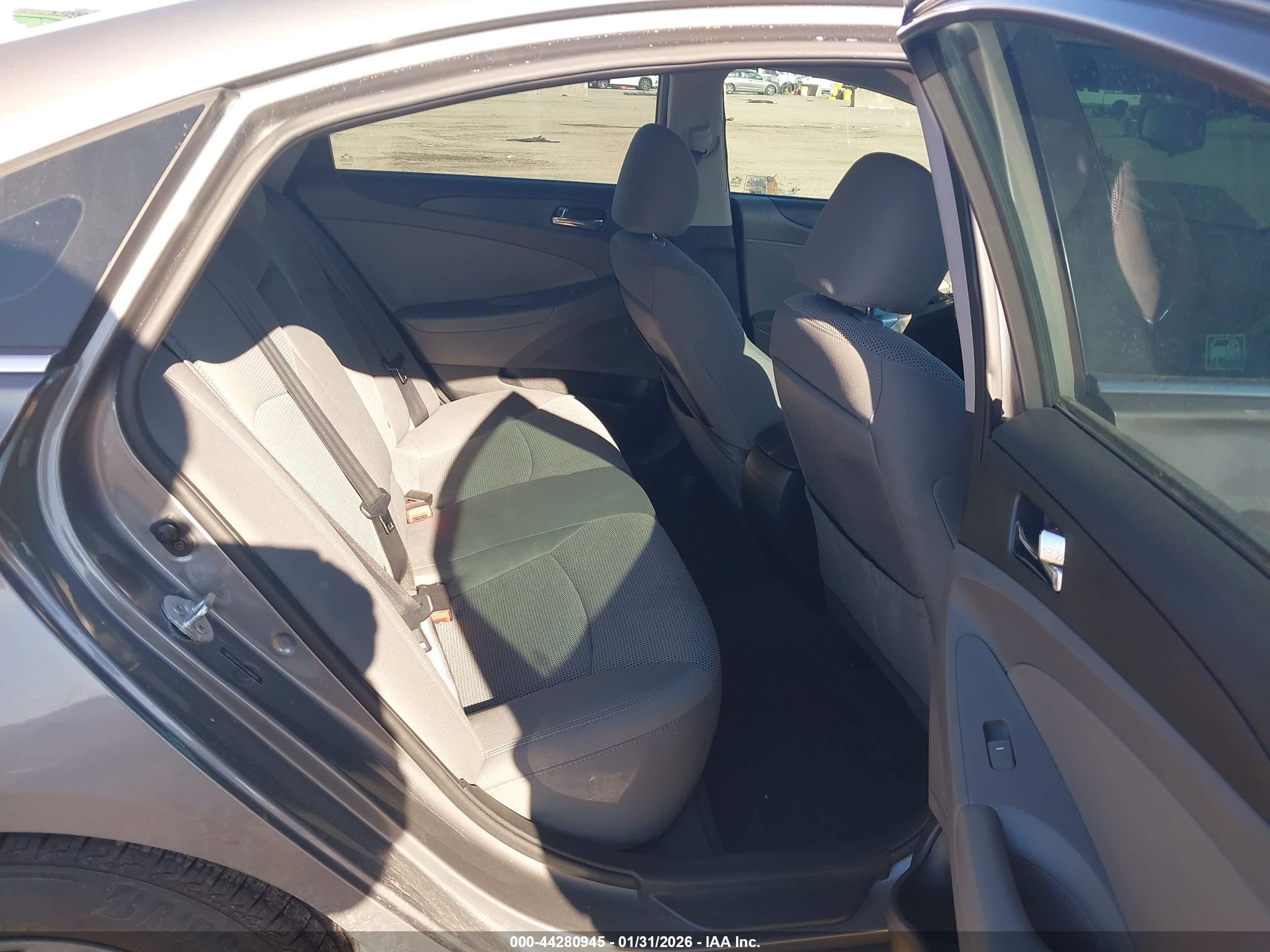 HYUNDAI SONATA image 8