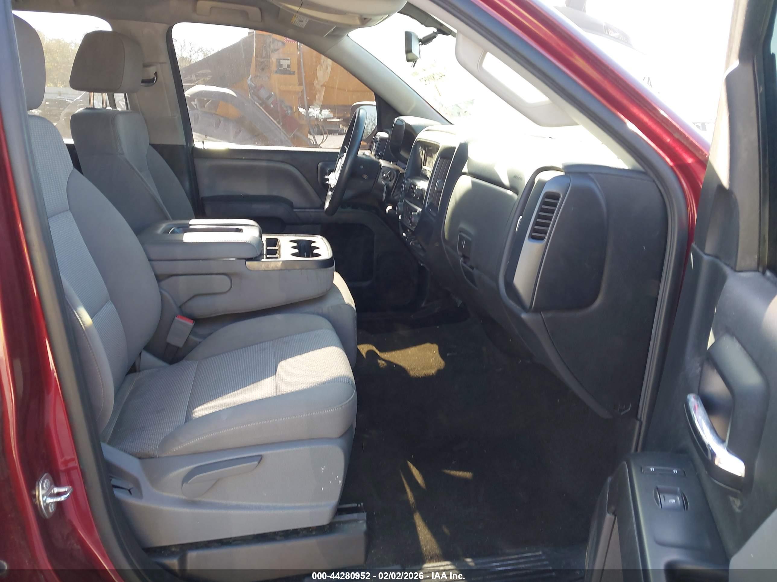 CHEVROLET SILVERADO image 5