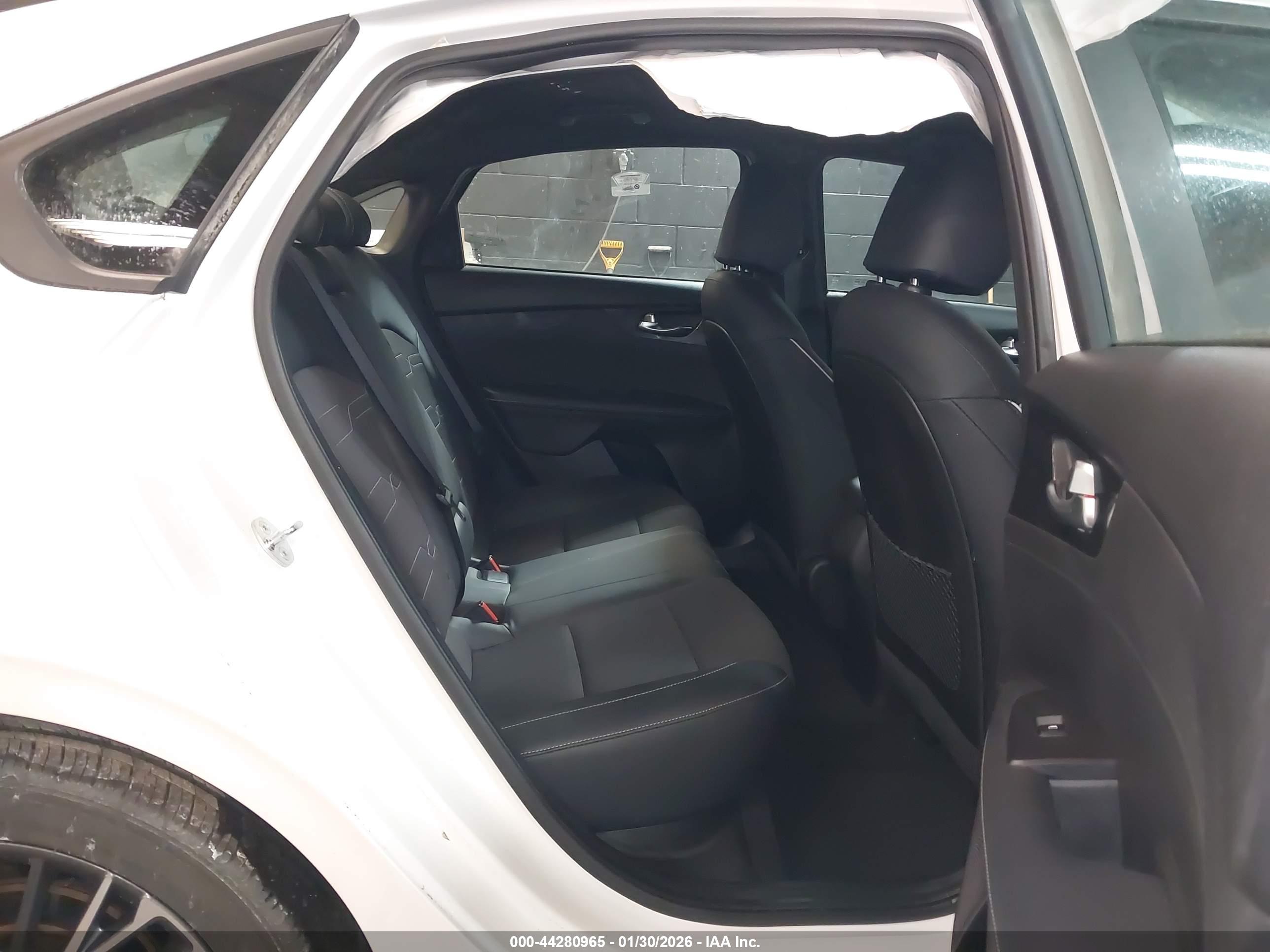 KIA FORTE image 8